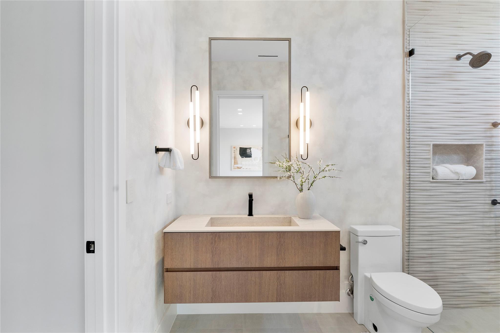 2880 NE 28th St Fort Lauderdale, FL 33306