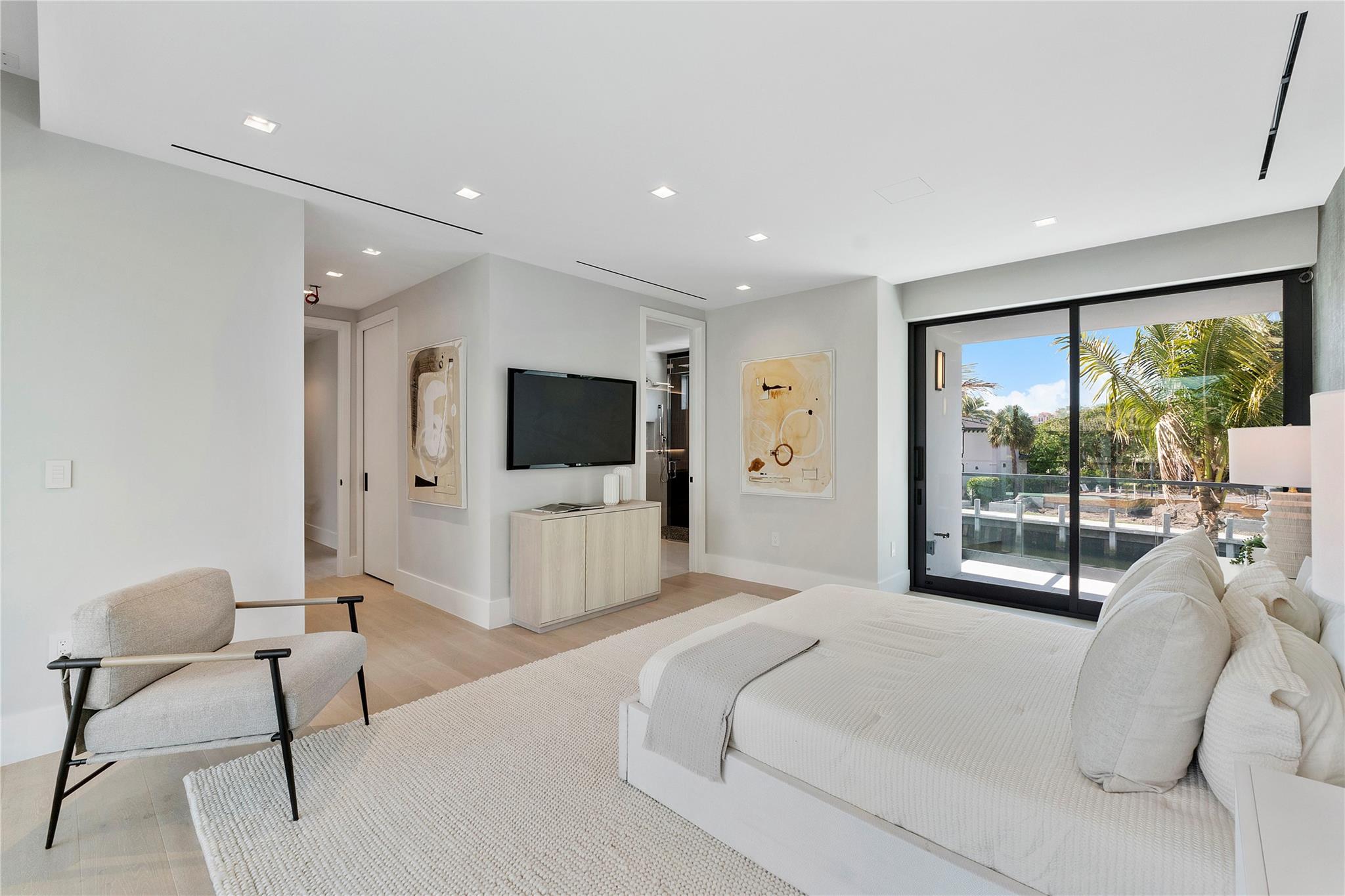 2880 NE 28th St Fort Lauderdale, FL 33306