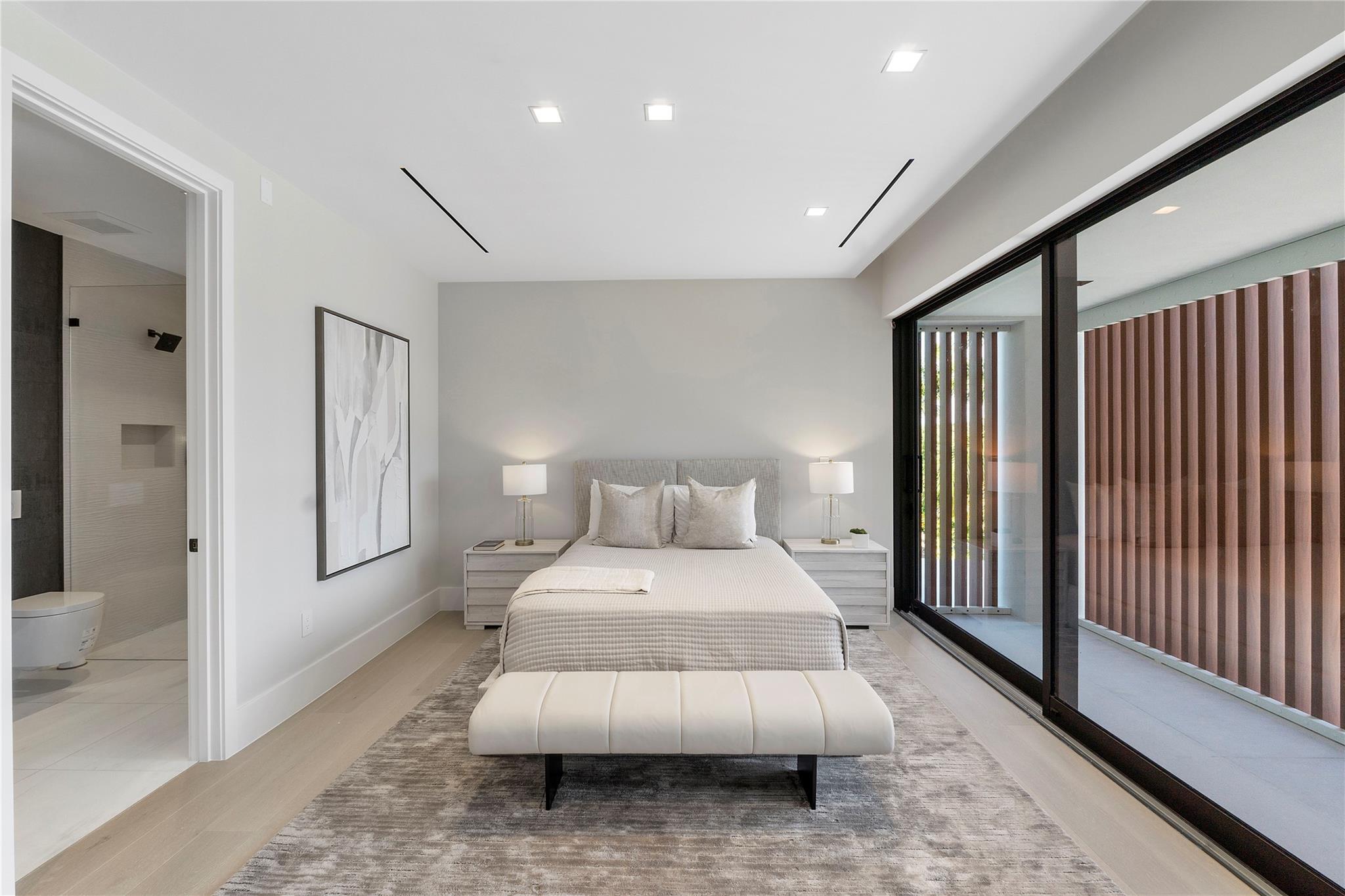 2880 NE 28th St Fort Lauderdale, FL 33306