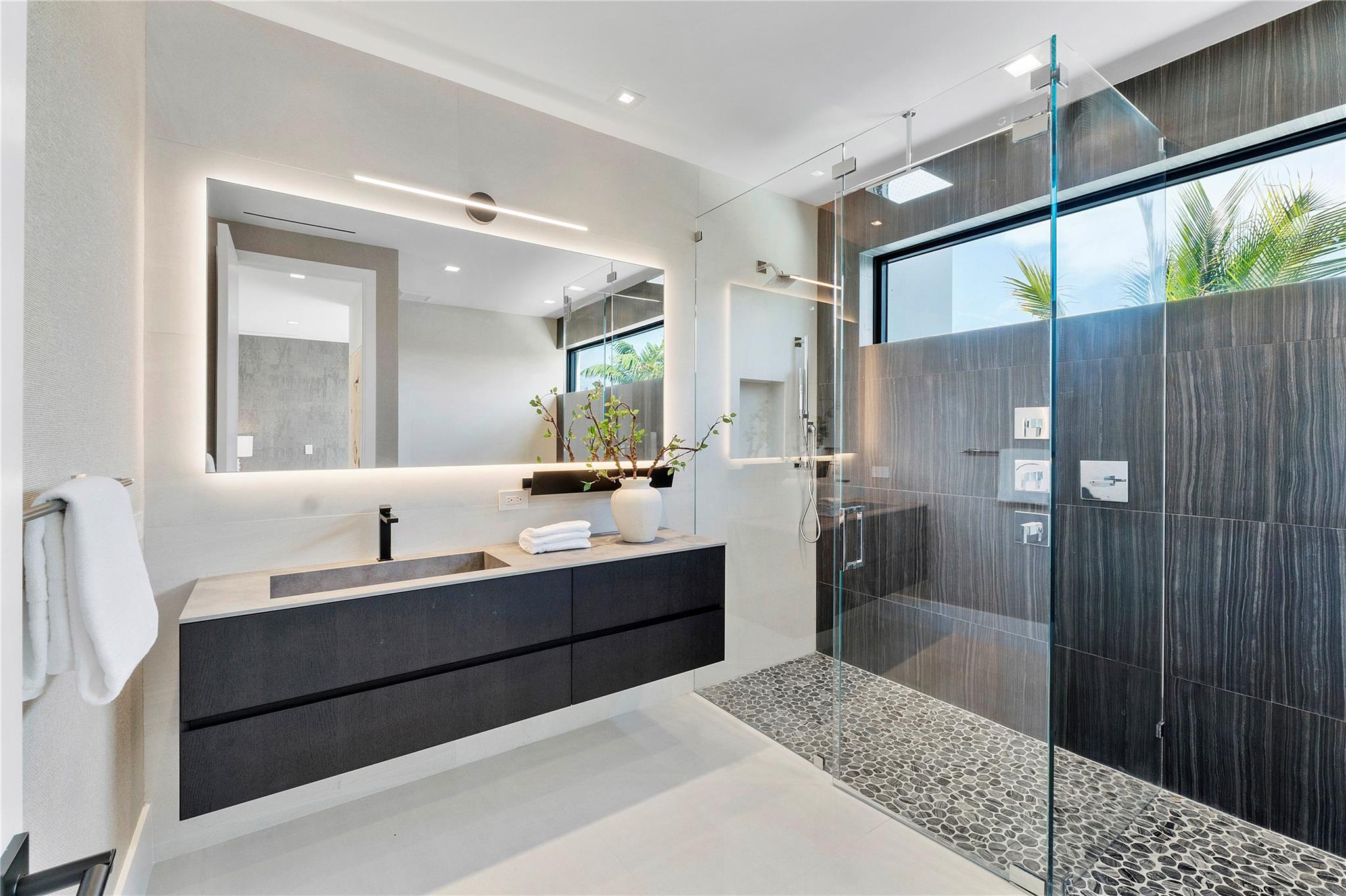 2880 NE 28th St Fort Lauderdale, FL 33306