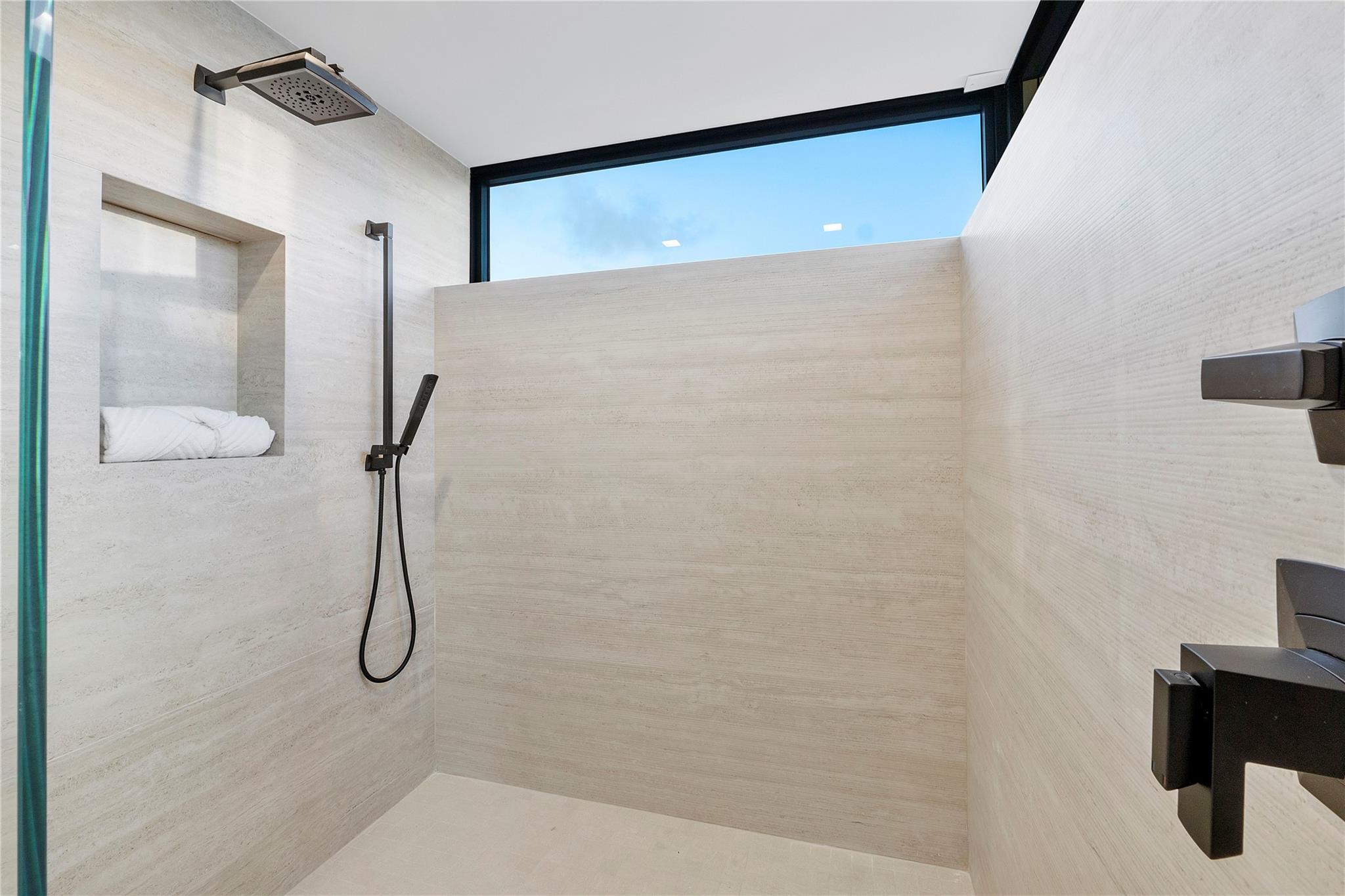 2880 NE 28th St Fort Lauderdale, FL 33306