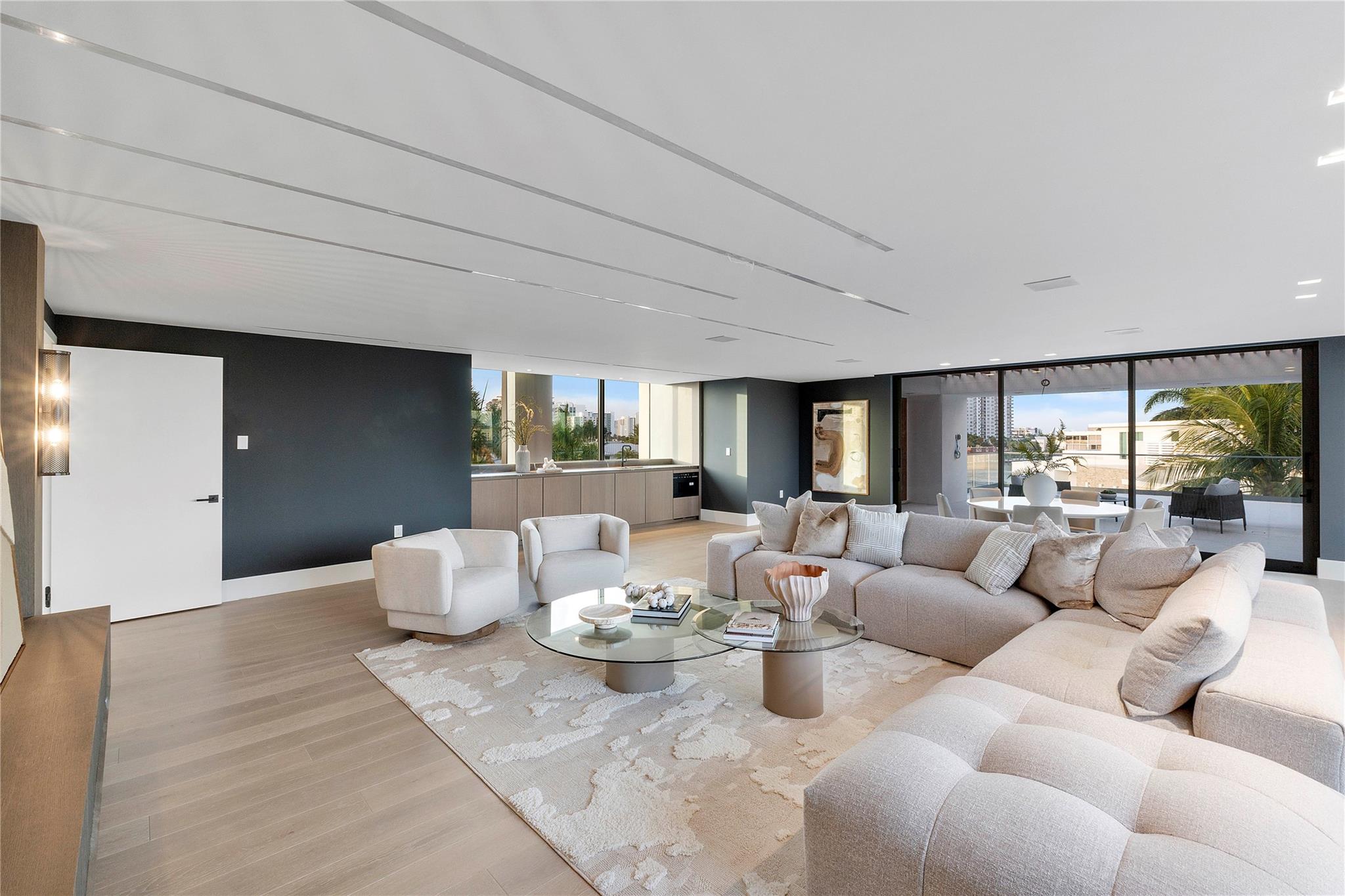 2880 NE 28th St Fort Lauderdale, FL 33306