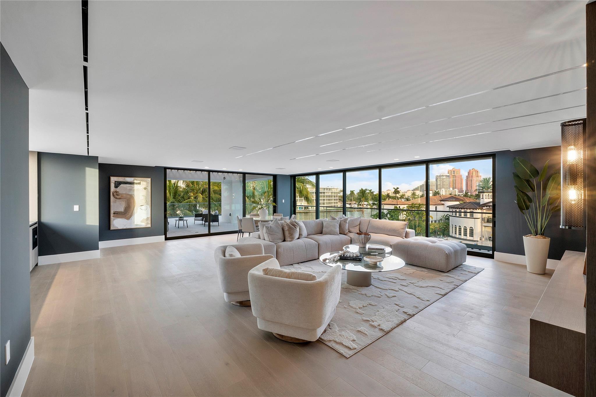 2880 NE 28th St Fort Lauderdale, FL 33306