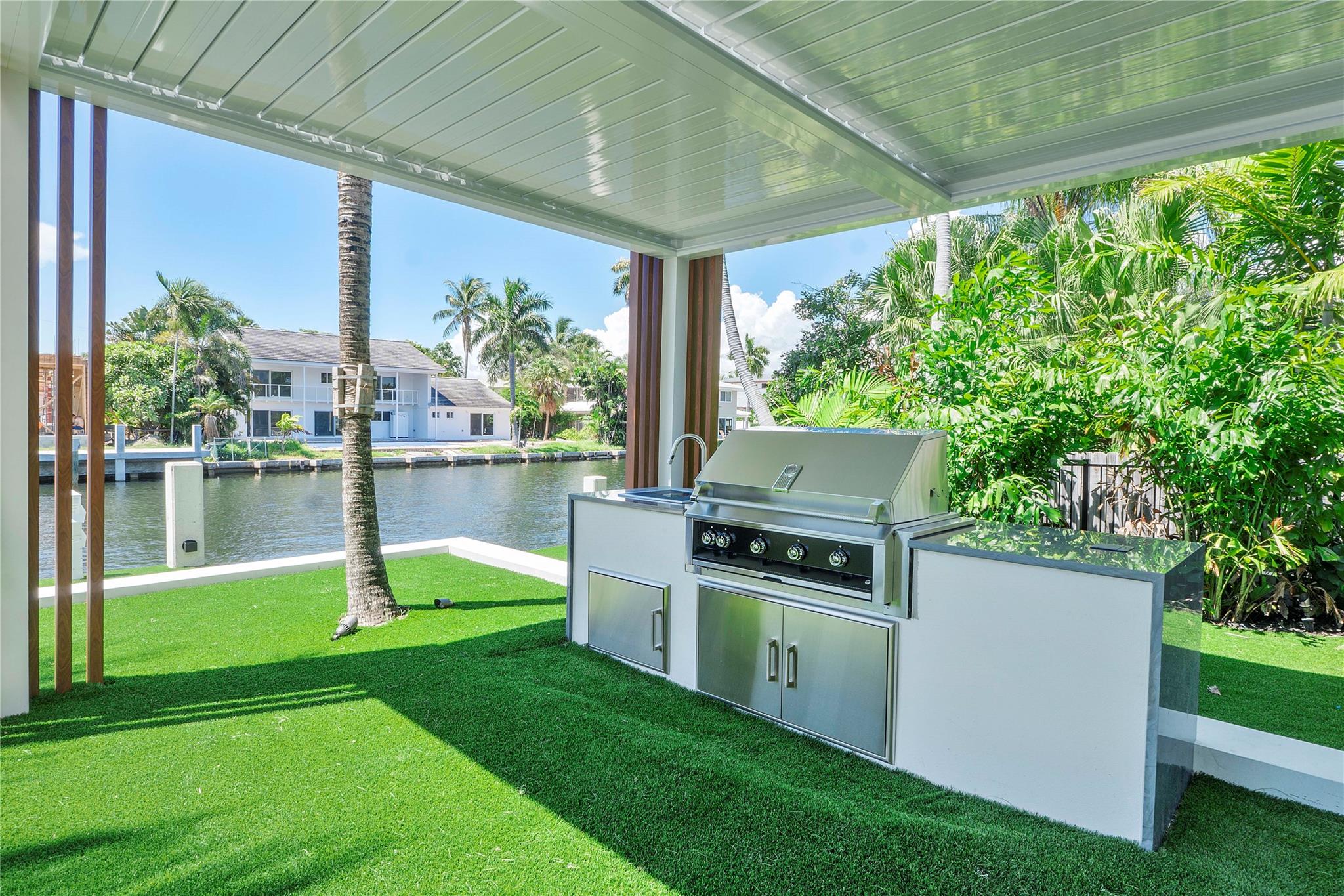 2880 NE 28th St Fort Lauderdale, FL 33306