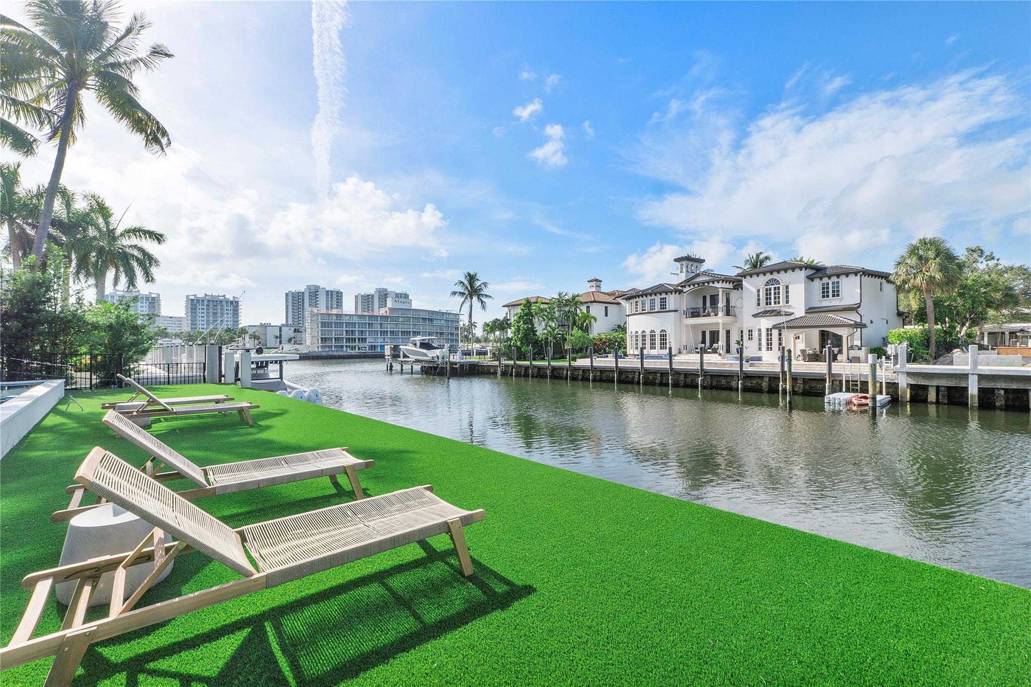 2880 NE 28th St Fort Lauderdale, FL 33306