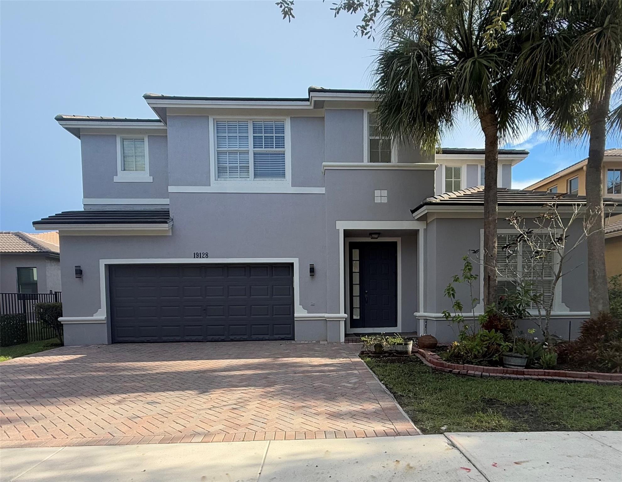 19128 Crystal St
