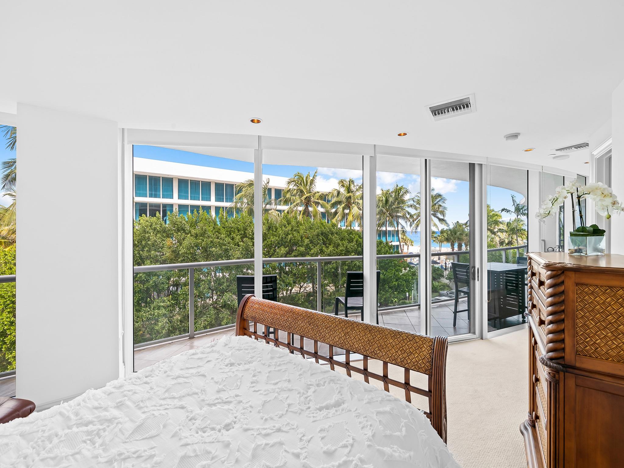 1200 Holiday Dr #208 Fort Lauderdale, FL 33316