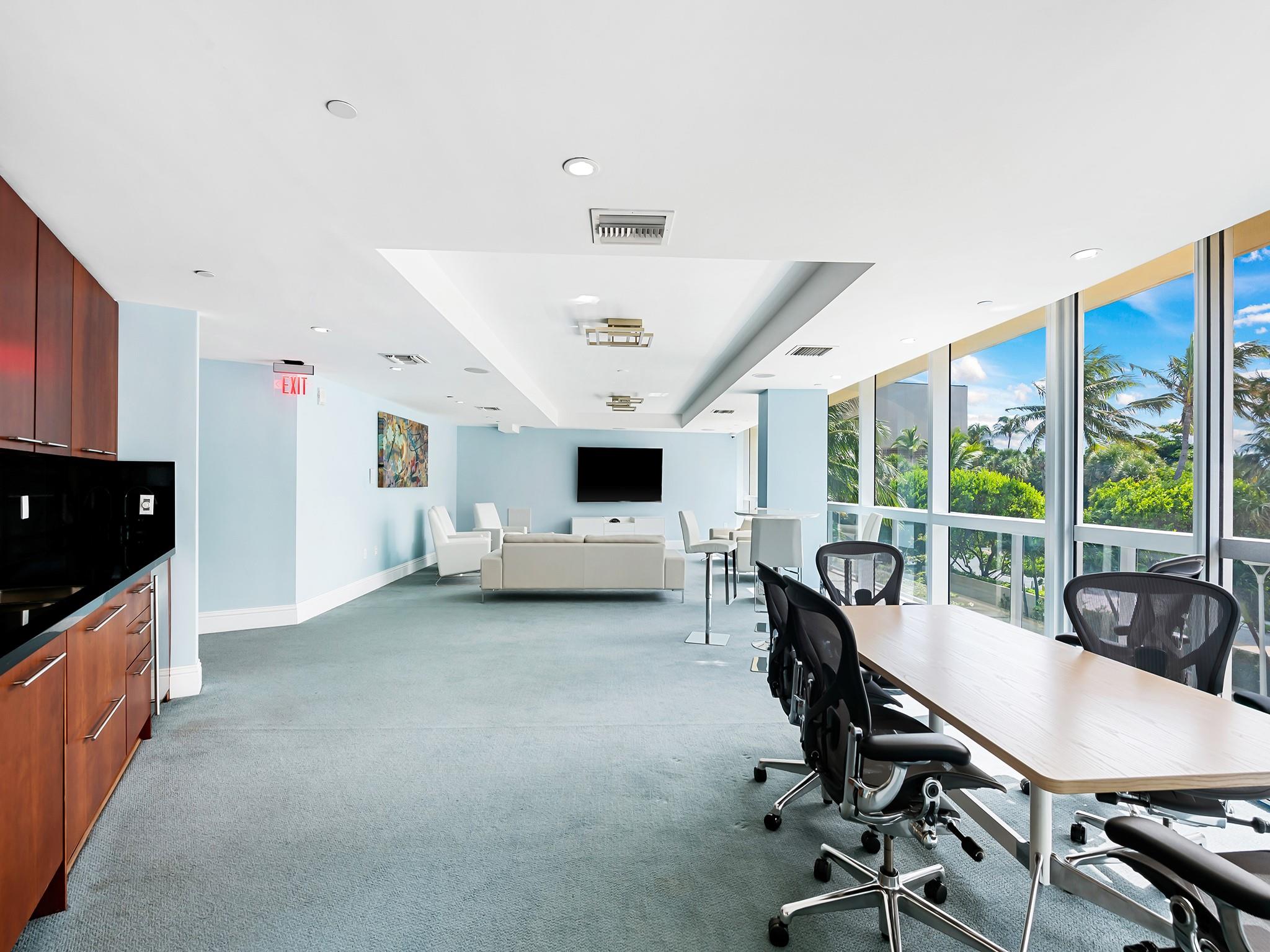 1200 Holiday Dr #208 Fort Lauderdale, FL 33316