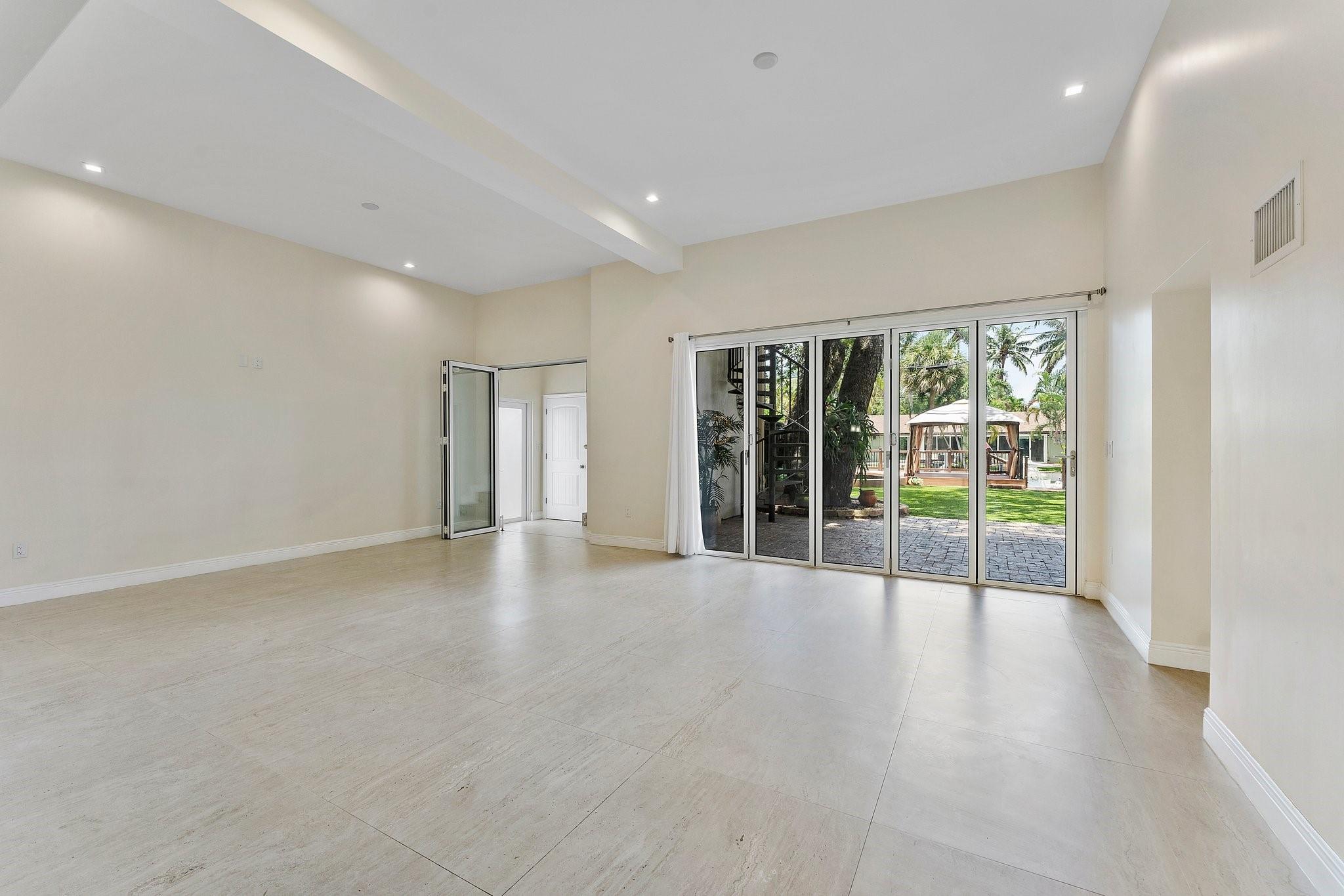 921 SW 17th St Fort Lauderdale, FL 33315