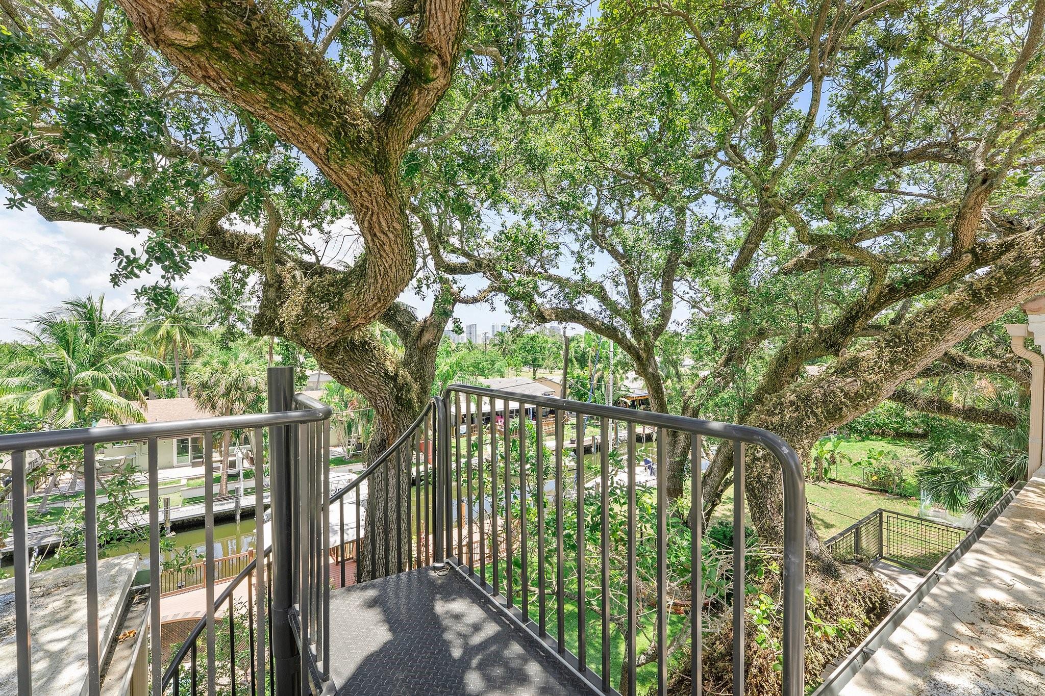 921 SW 17th St Fort Lauderdale, FL 33315