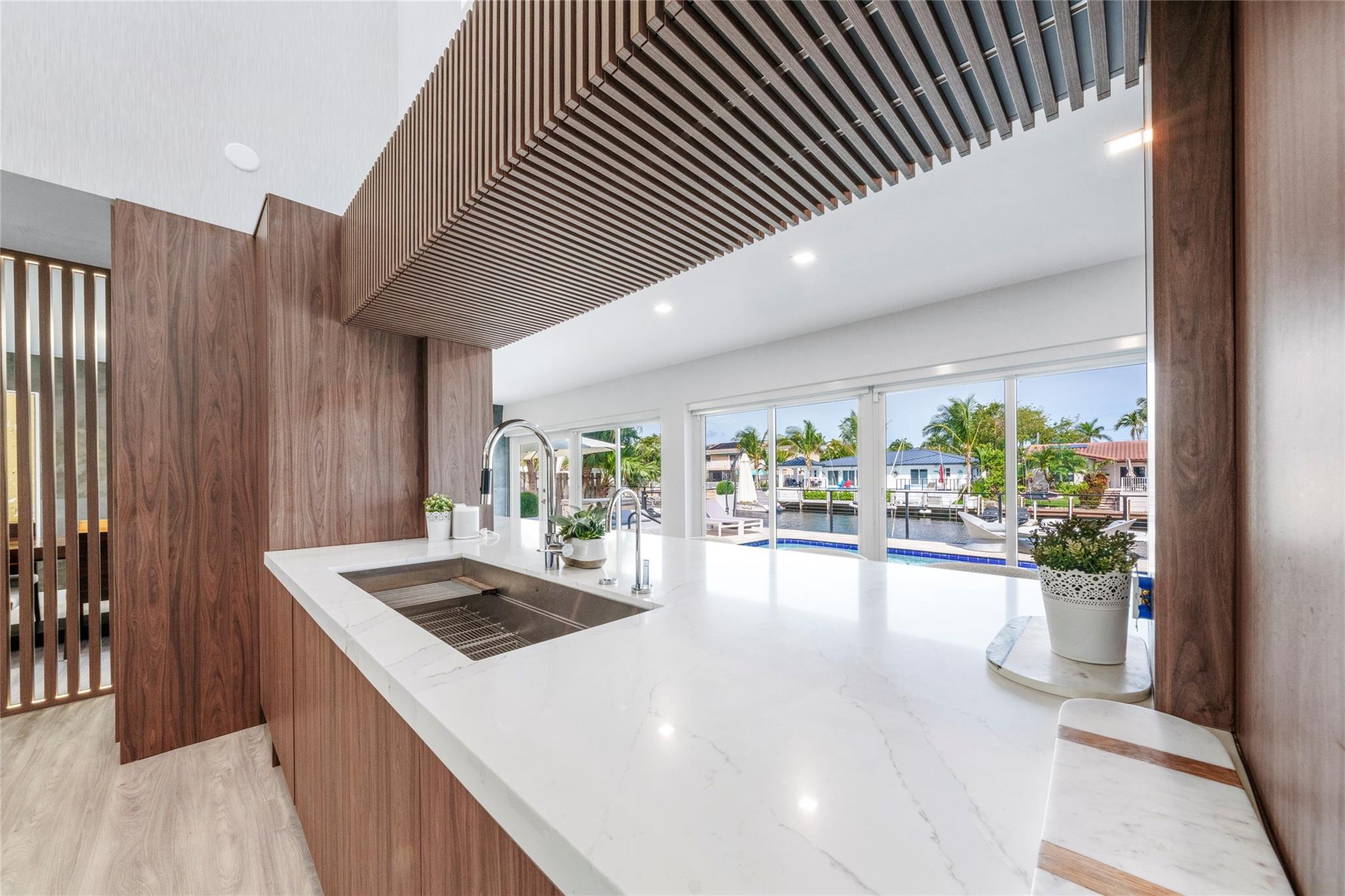 11 S Castle Hbr Is Fort Lauderdale, FL 33308