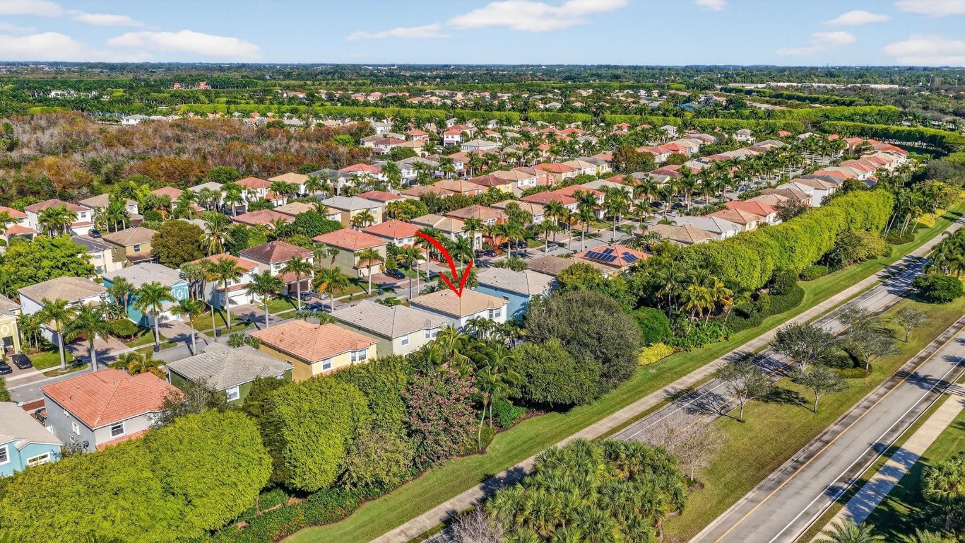 9115 Dupont Pl Wellington, FL 33414