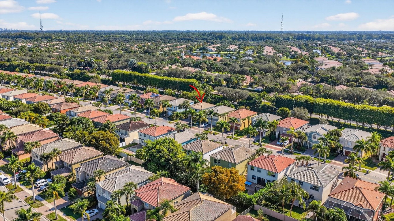 9115 Dupont Pl Wellington, FL 33414