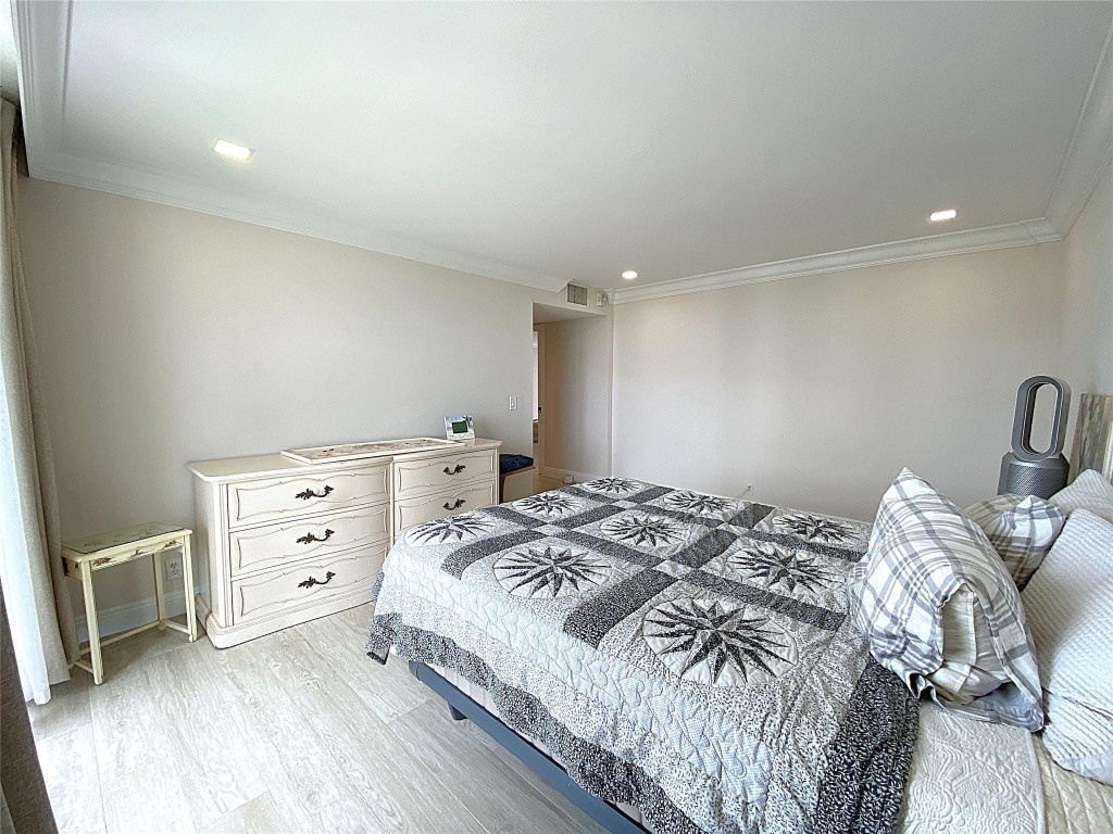 2400 Presidential #1104 West Palm Beach, FL 33401