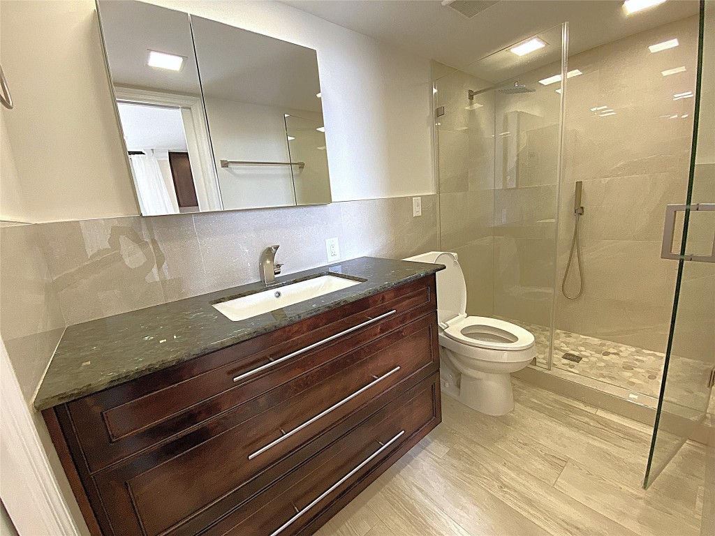 2400 Presidential #1104 West Palm Beach, FL 33401