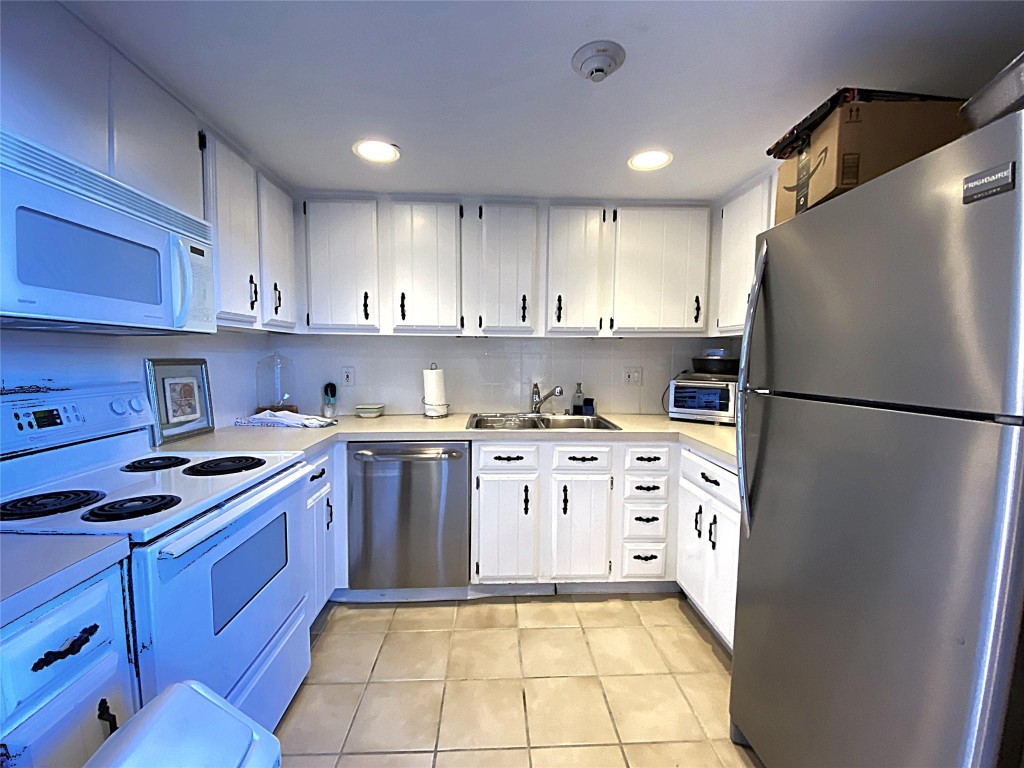 2400 Presidential #1104 West Palm Beach, FL 33401