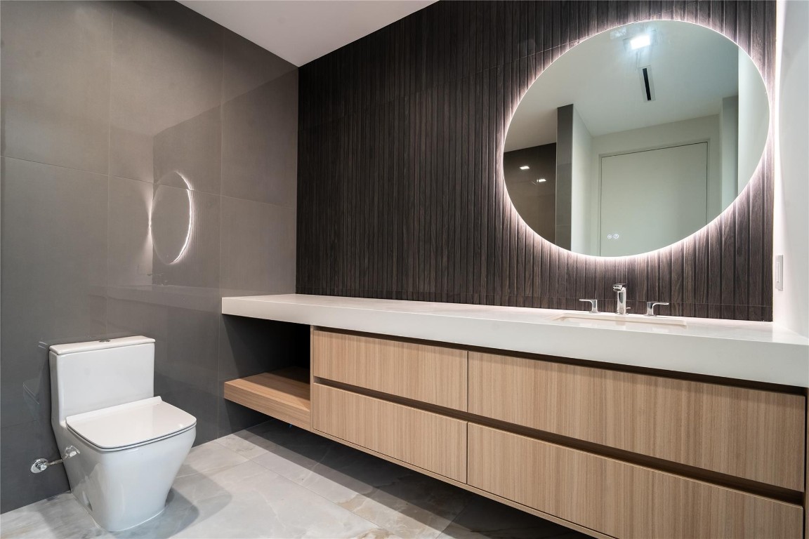 508 NE 9th Fort Lauderdale, FL 33301