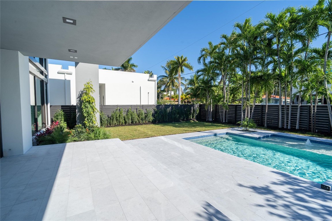 508 NE 9th Fort Lauderdale, FL 33301