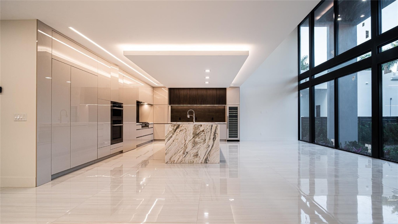 508 NE 9th Fort Lauderdale, FL 33301