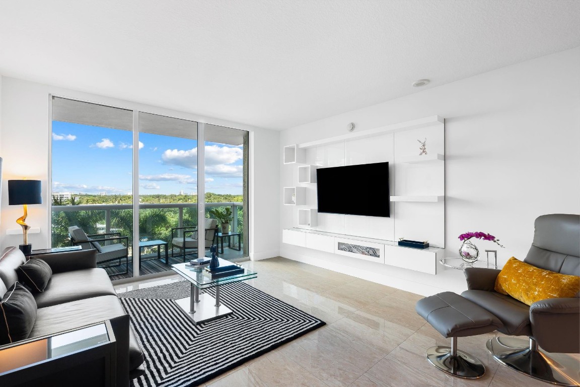 347 N New Riv #602 Fort Lauderdale, FL 33301