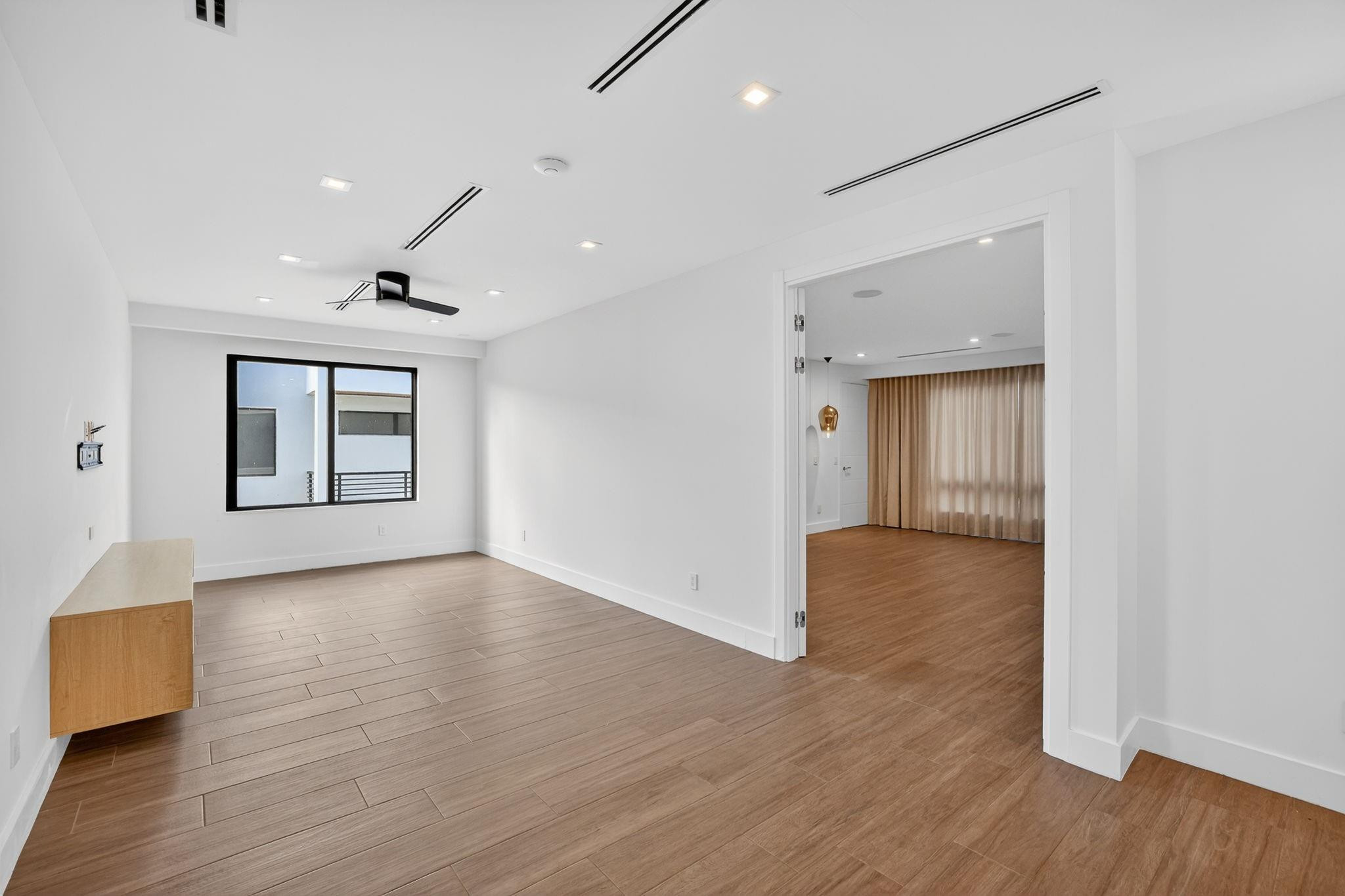 1225 NE 4th Fort Lauderdale, FL 33301