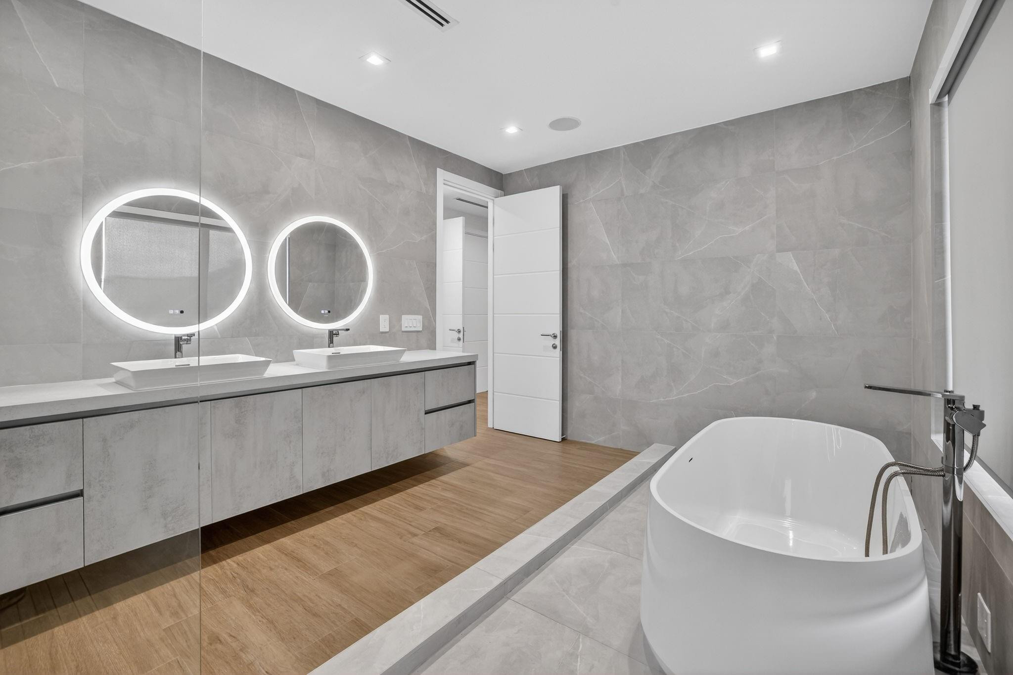 1225 NE 4th Fort Lauderdale, FL 33301