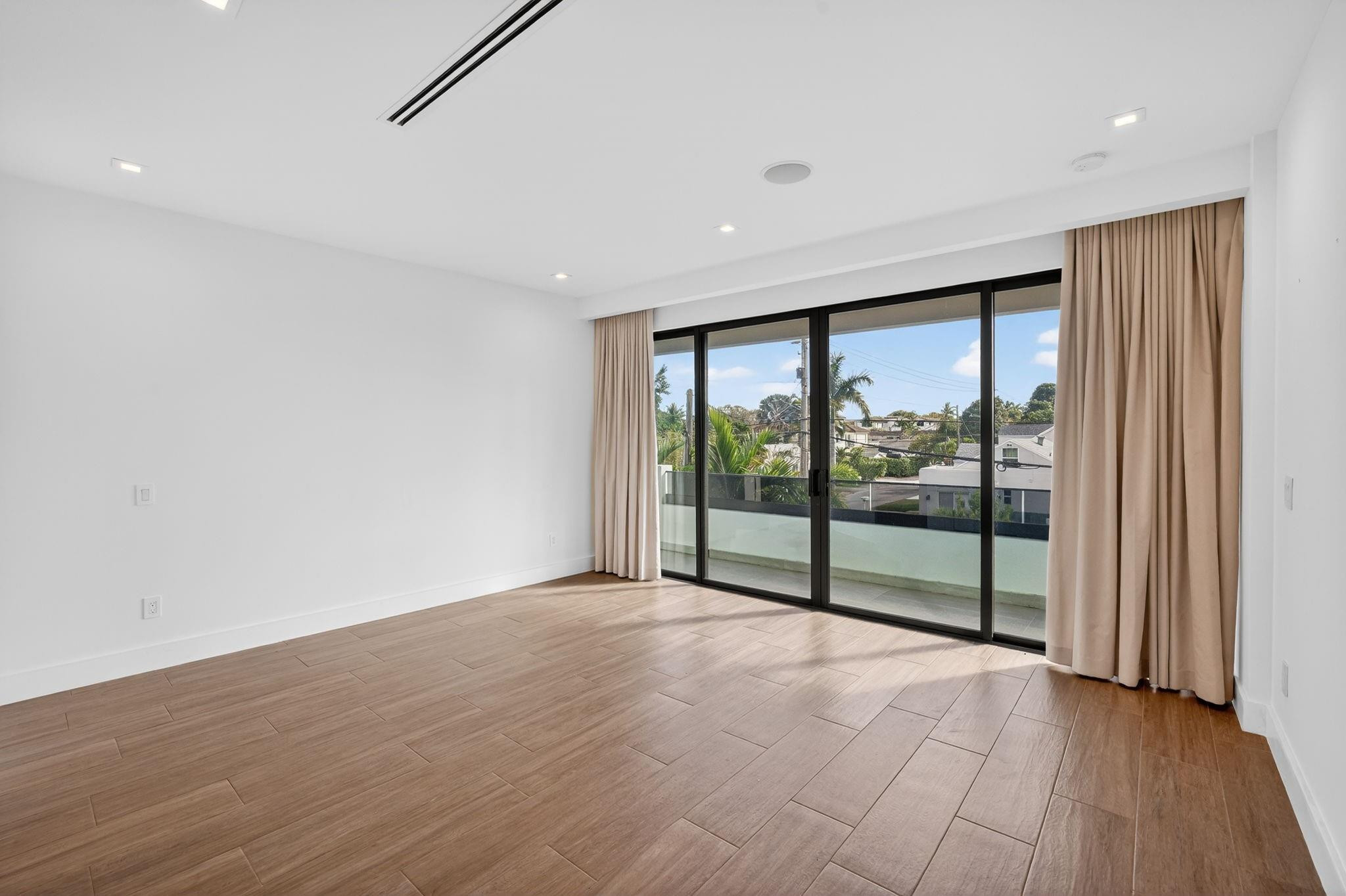 1225 NE 4th Fort Lauderdale, FL 33301