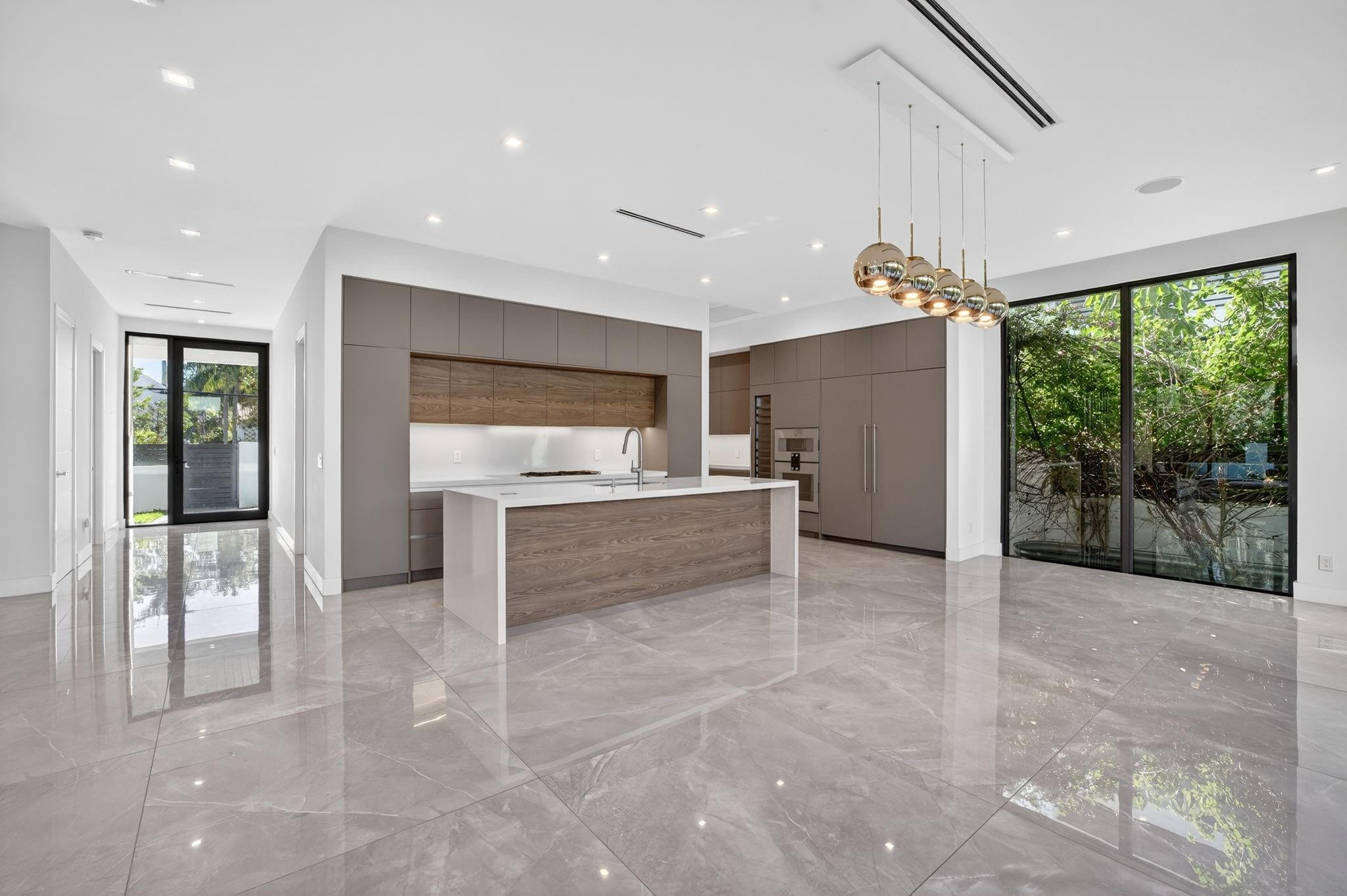 1225 NE 4th Fort Lauderdale, FL 33301