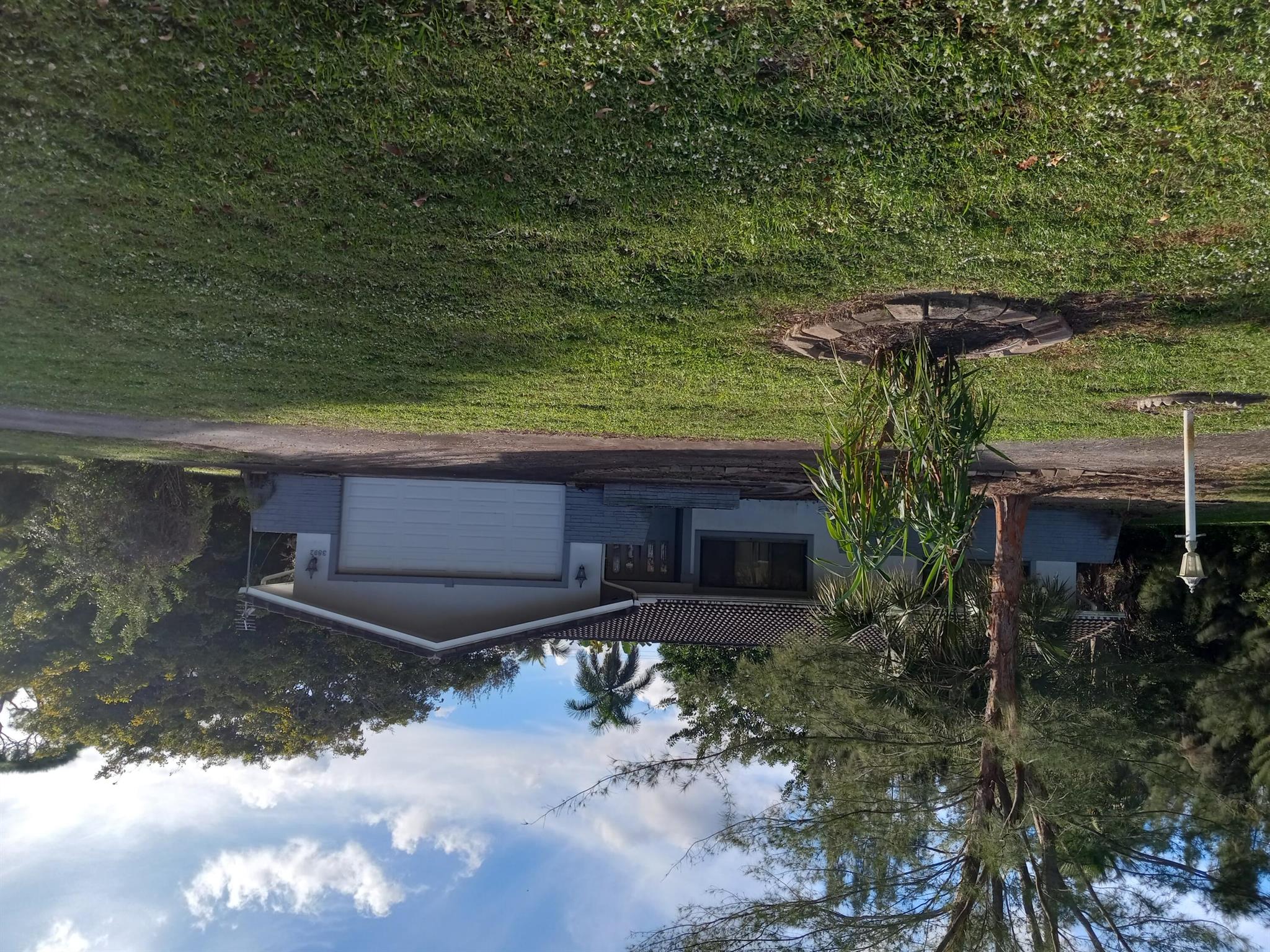 3892 Frances Dr
