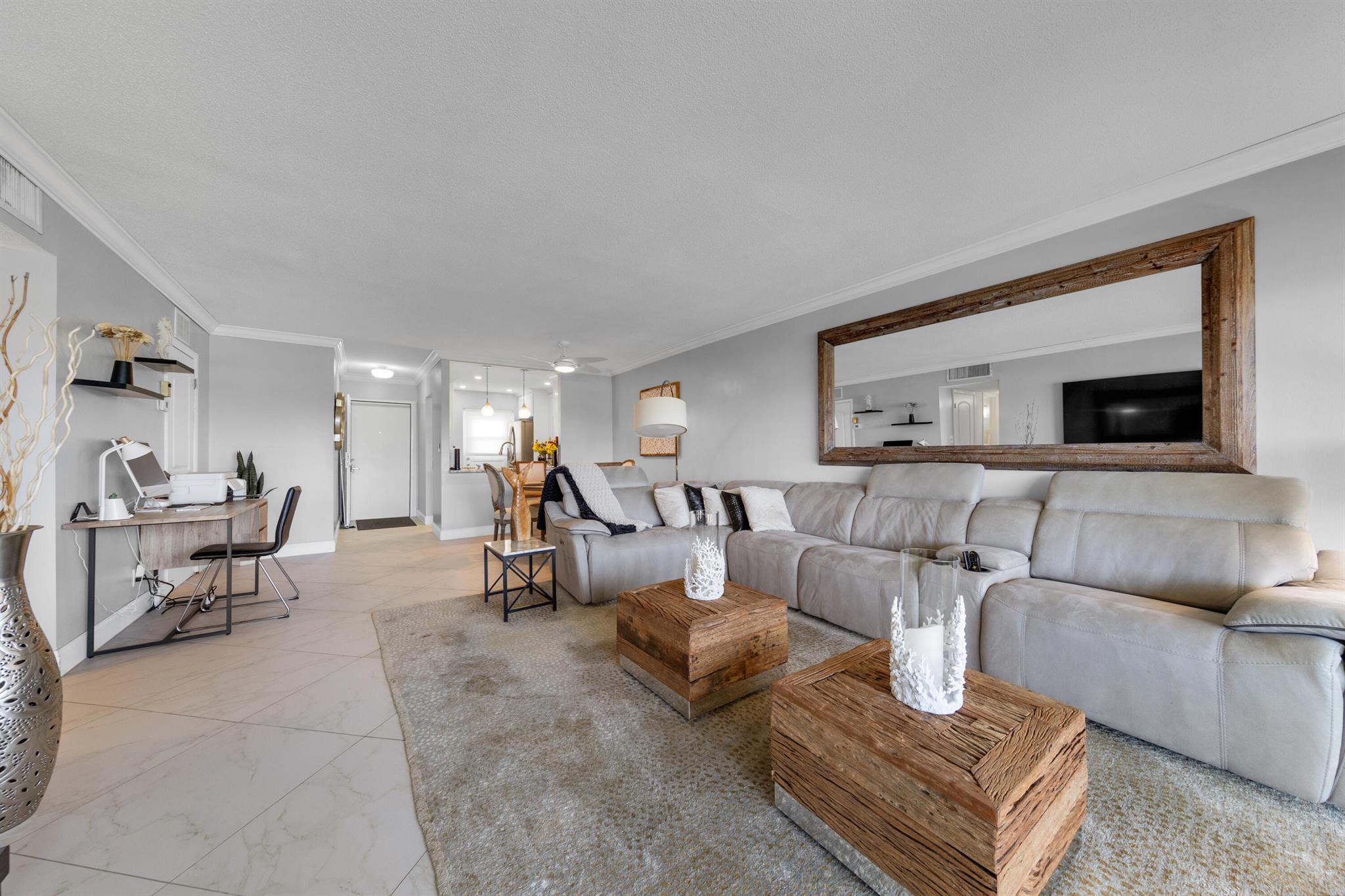 390 N Federal Hwy #204,Deerfield Beach, FL 33441