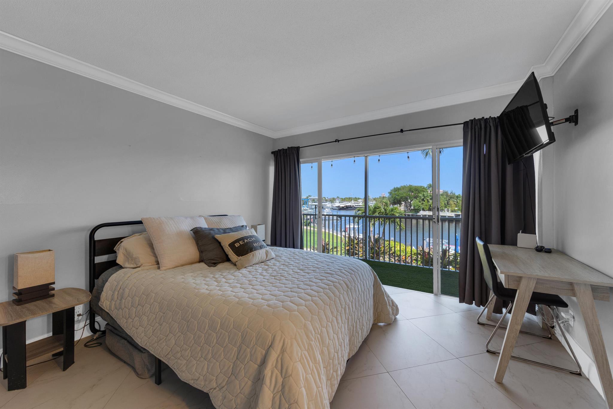 390 N Federal Hwy #204,Deerfield Beach, FL 33441