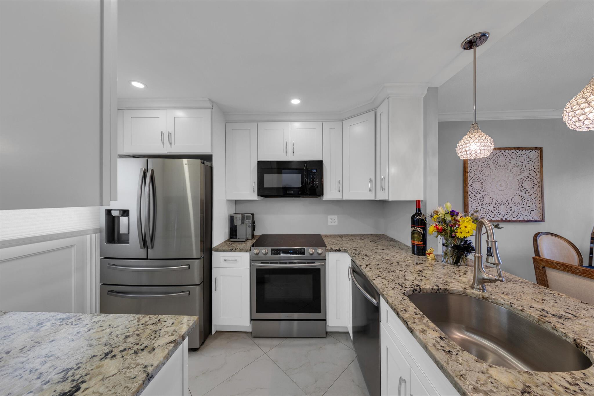 390 N Federal Hwy #204,Deerfield Beach, FL 33441