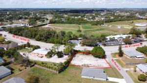 198 NE St James Dr,Port St Lucie, FL 34983