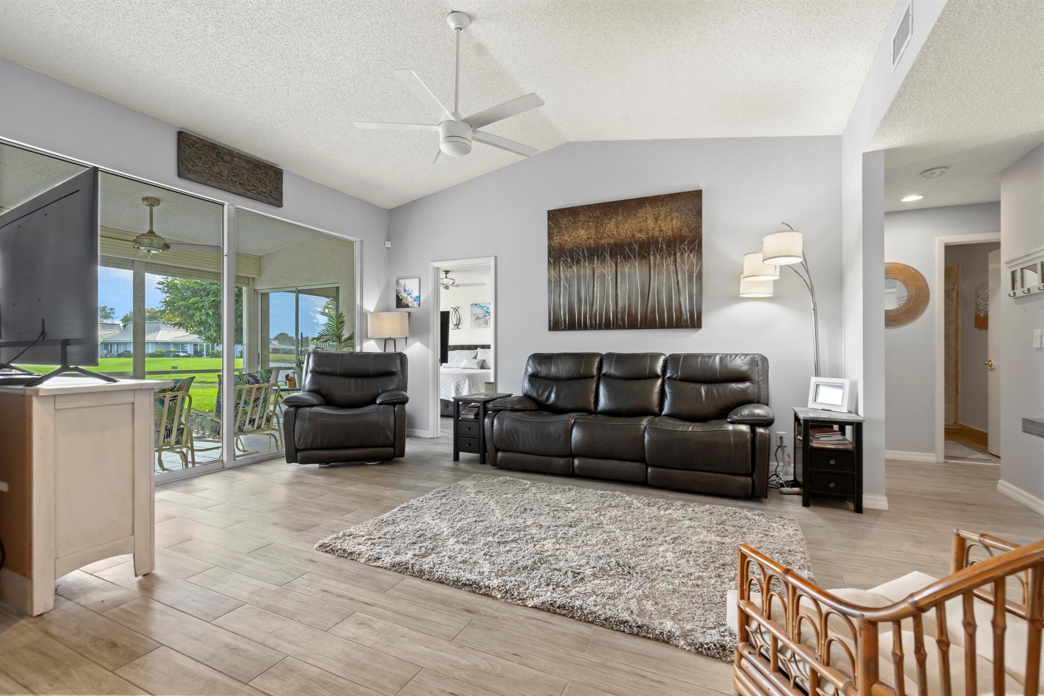 2619 SW Westlake Cir