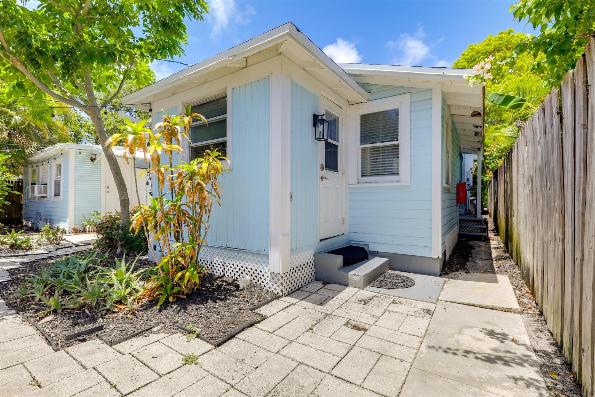 216 S M St #4