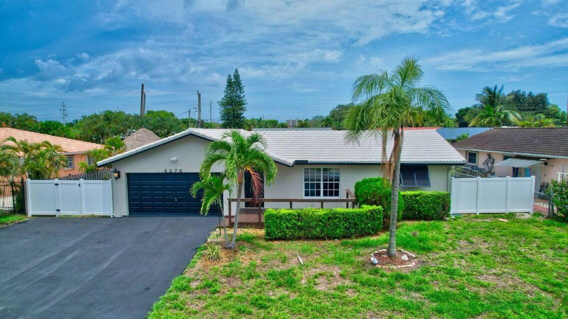 4274 NW 2nd Ct