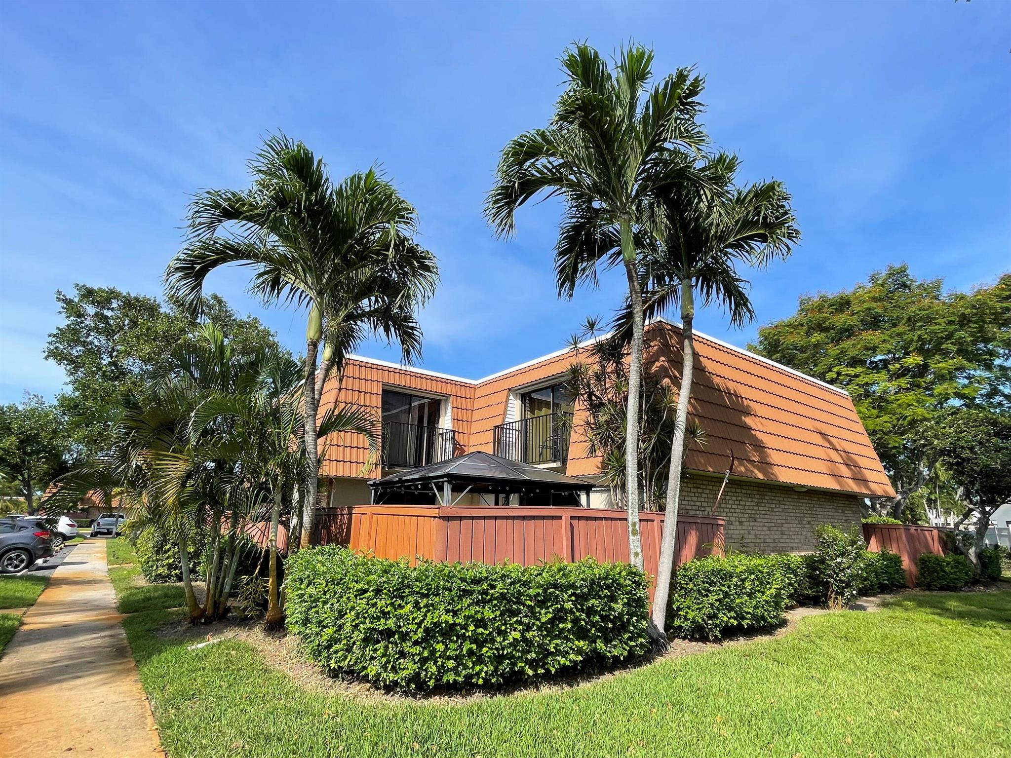 2880 Waterford Dr #11