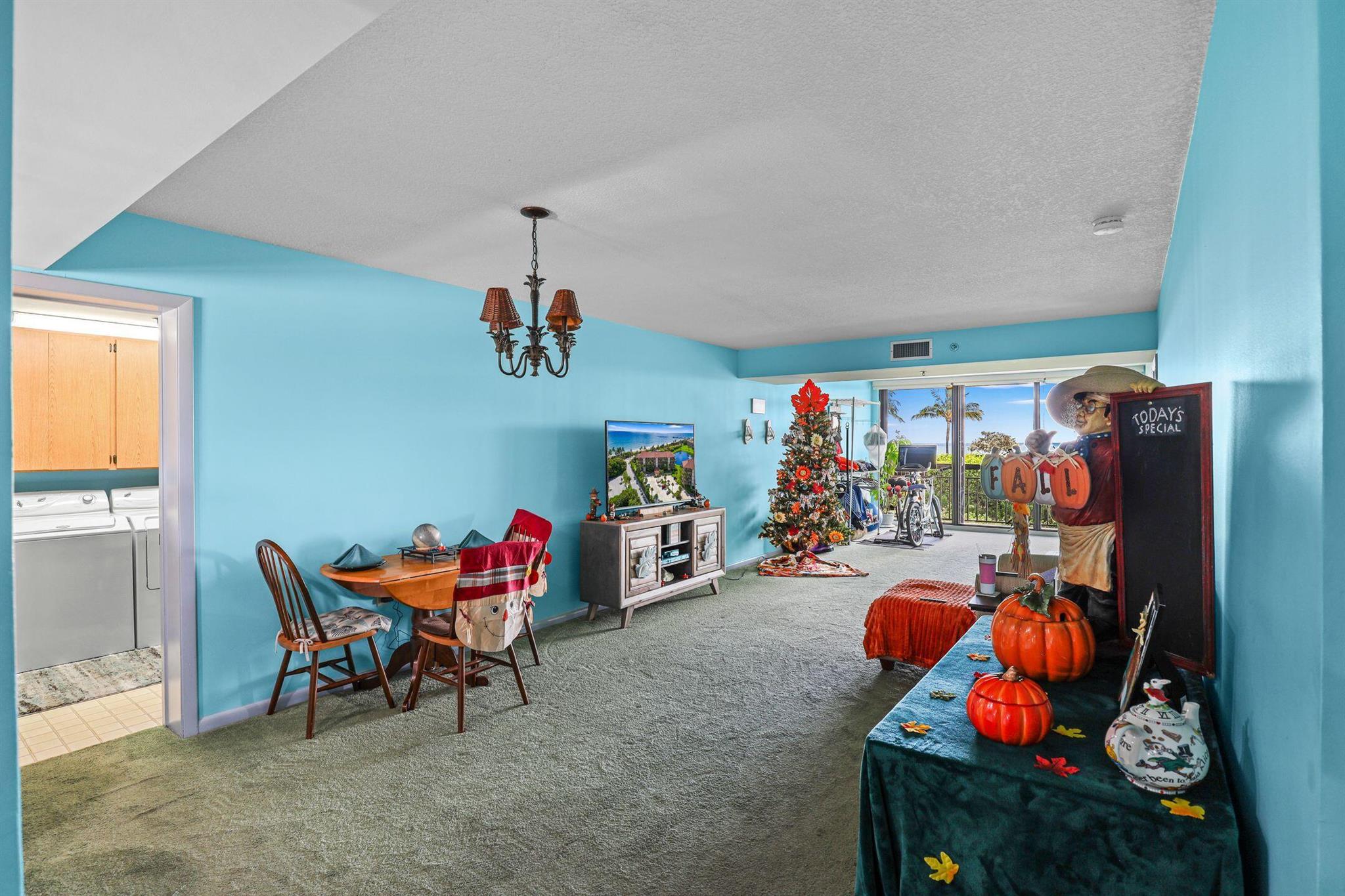 101 S Seas Dr #202 Jupiter, FL 33477