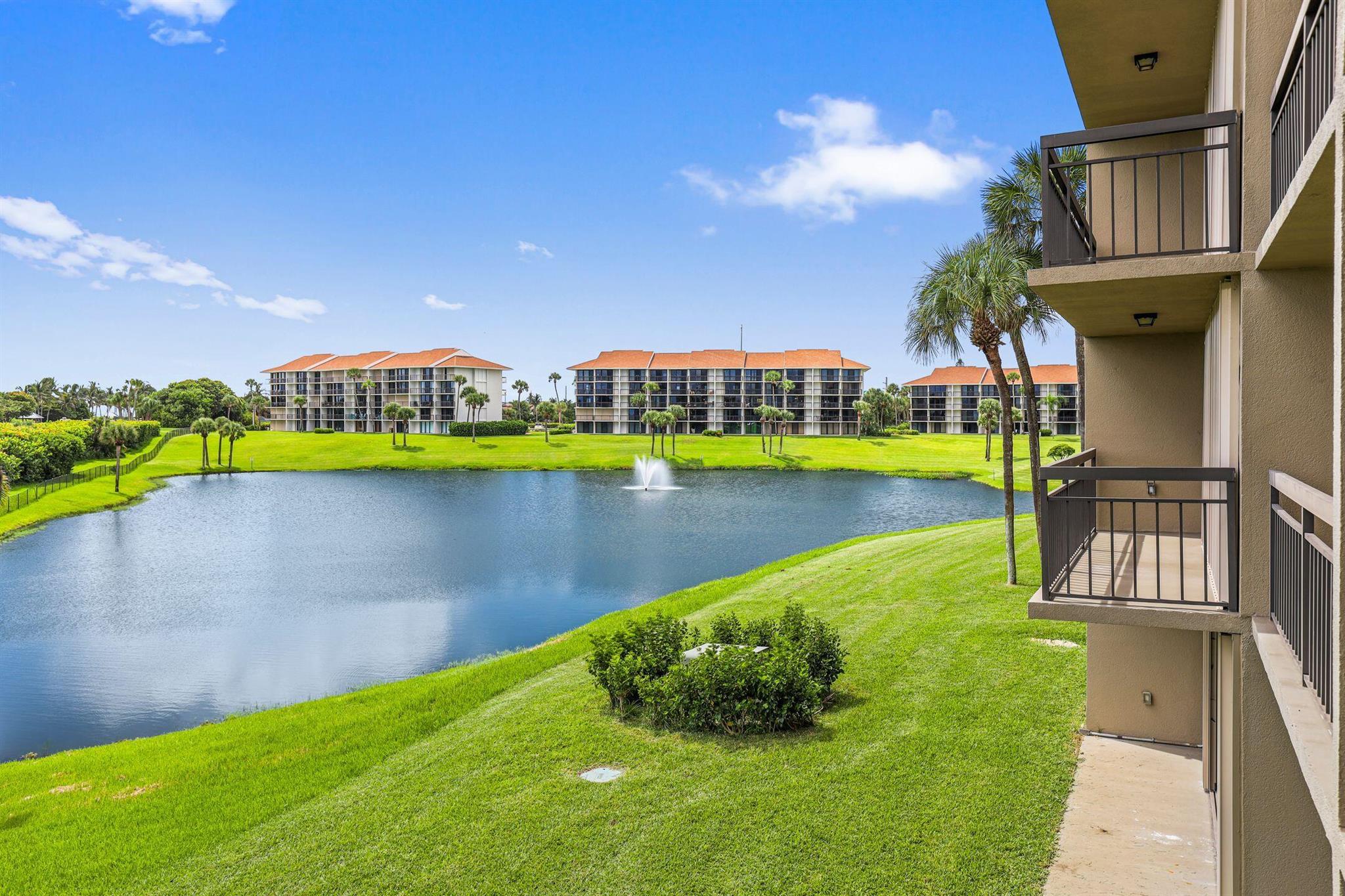 101 S Seas Dr #202 Jupiter, FL 33477