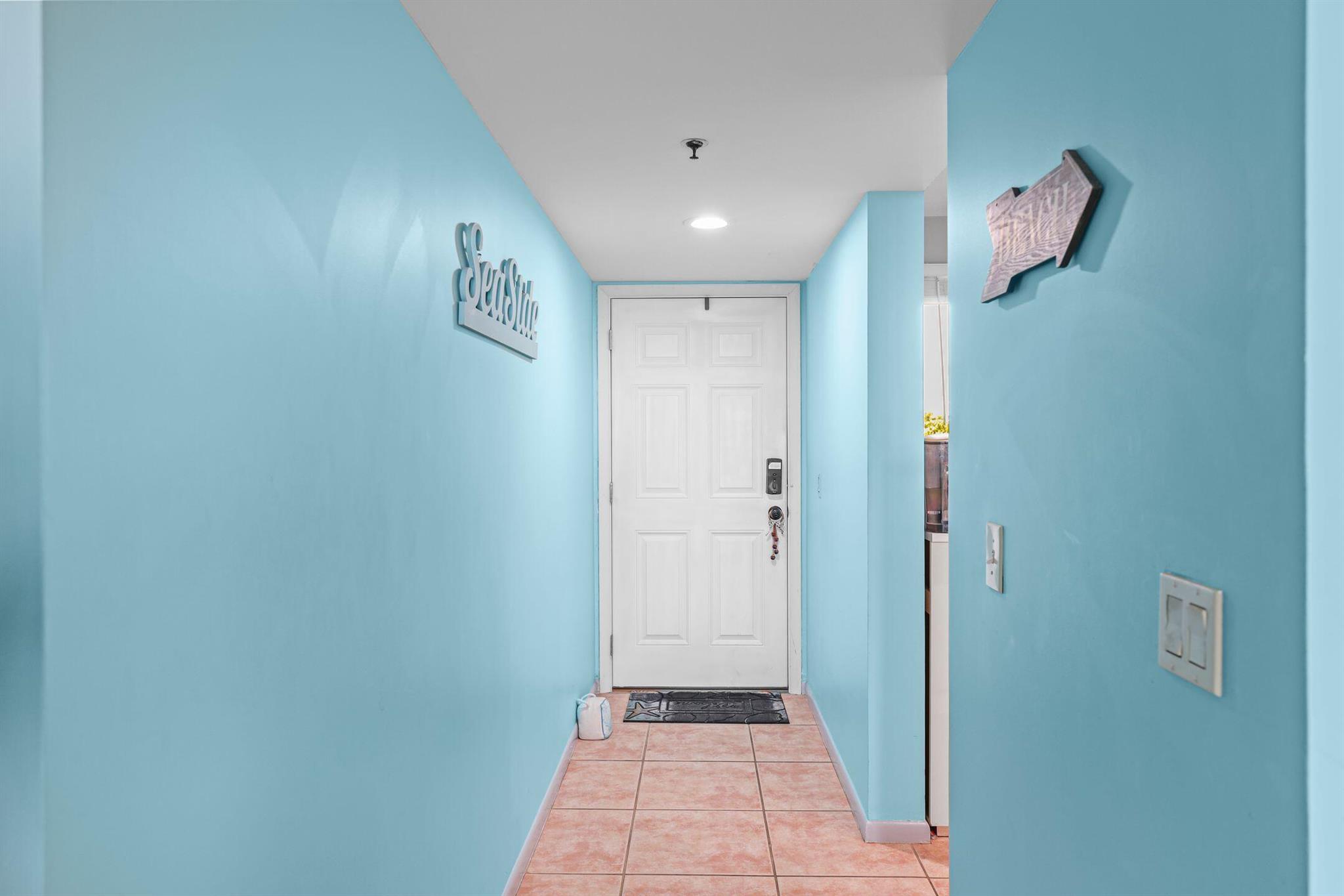 101 S Seas Dr #202 Jupiter, FL 33477