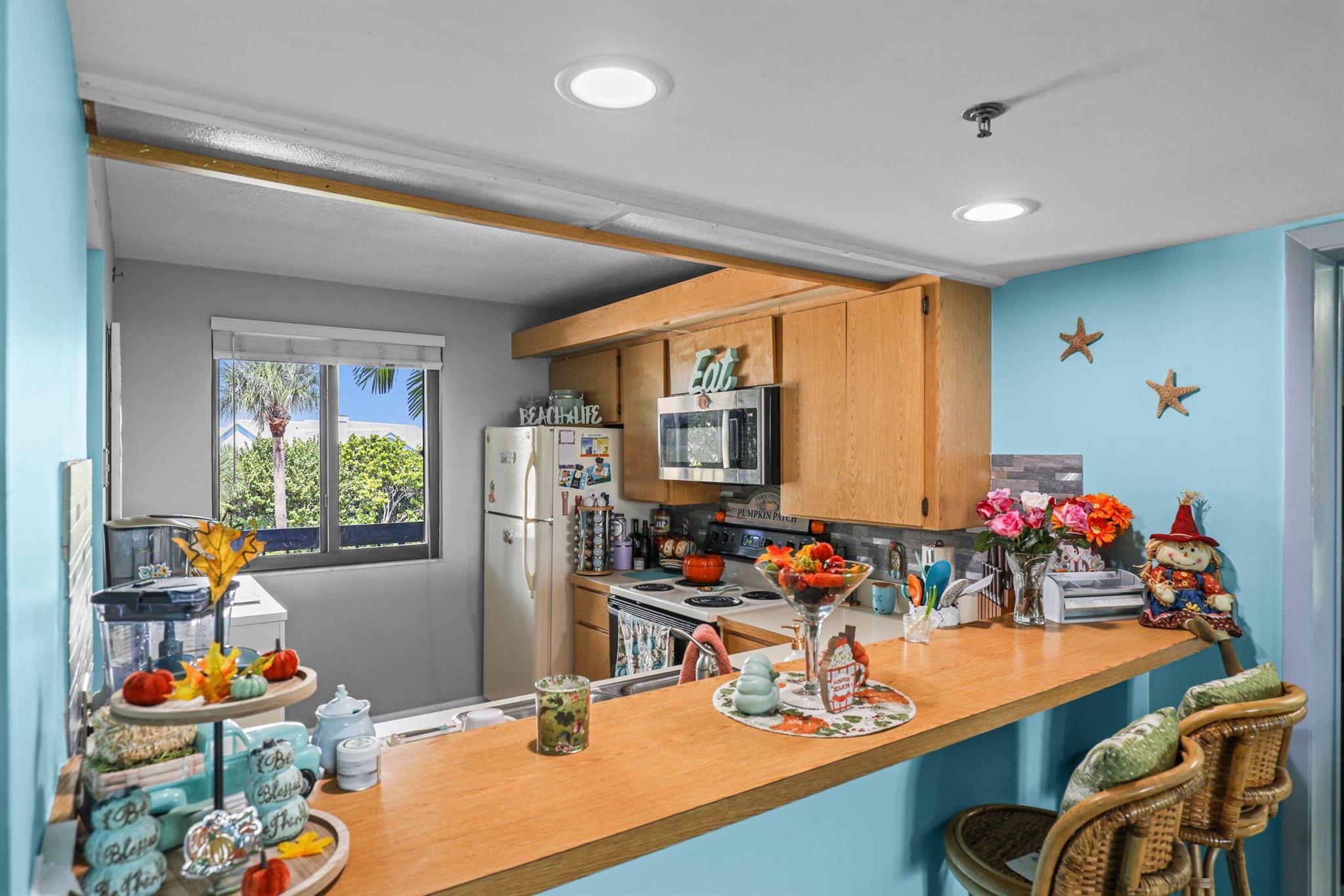 101 S Seas Dr #202 Jupiter, FL 33477