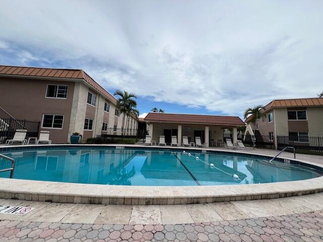 1950 N Andrews Ave #101d