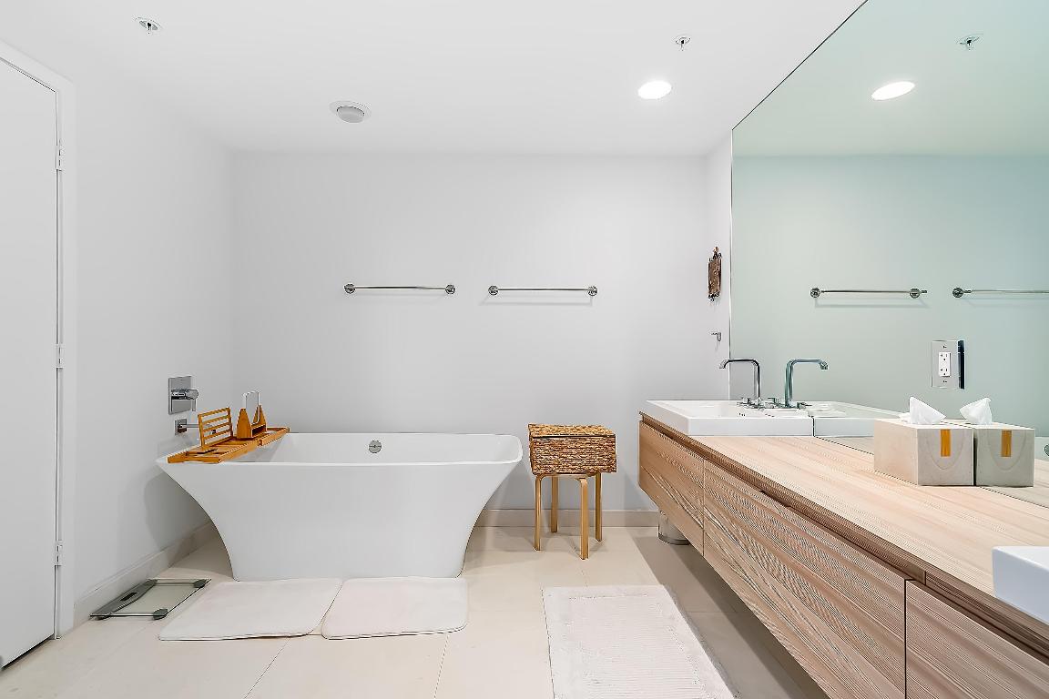 image Marina Palms Residences South Condo17