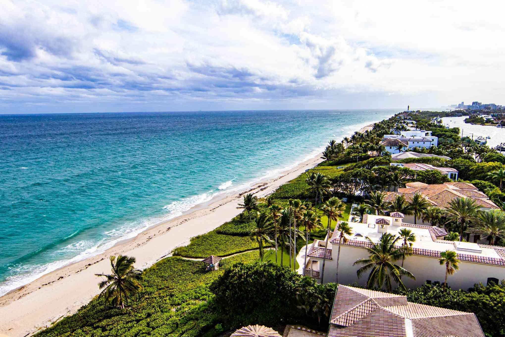 1021 Hillsboro Mile #1102