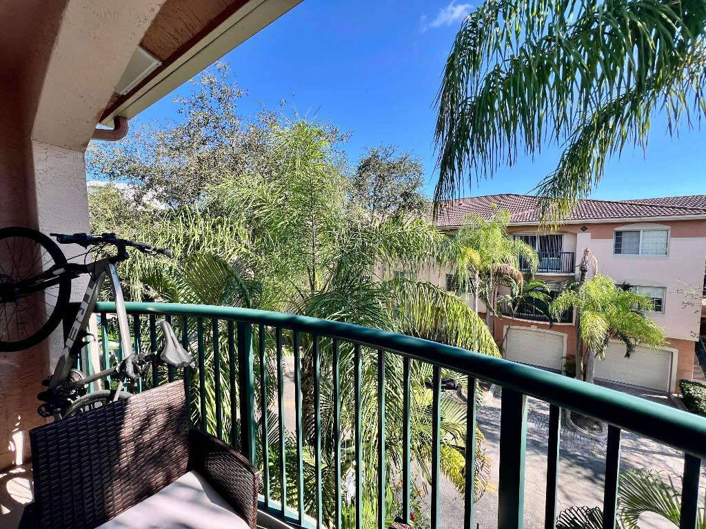 2033 SE 10th Ave #620 Fort Lauderdale, FL 33316