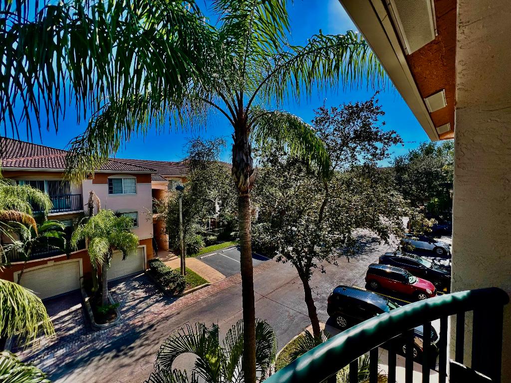 2033 SE 10th Ave #620 Fort Lauderdale, FL 33316