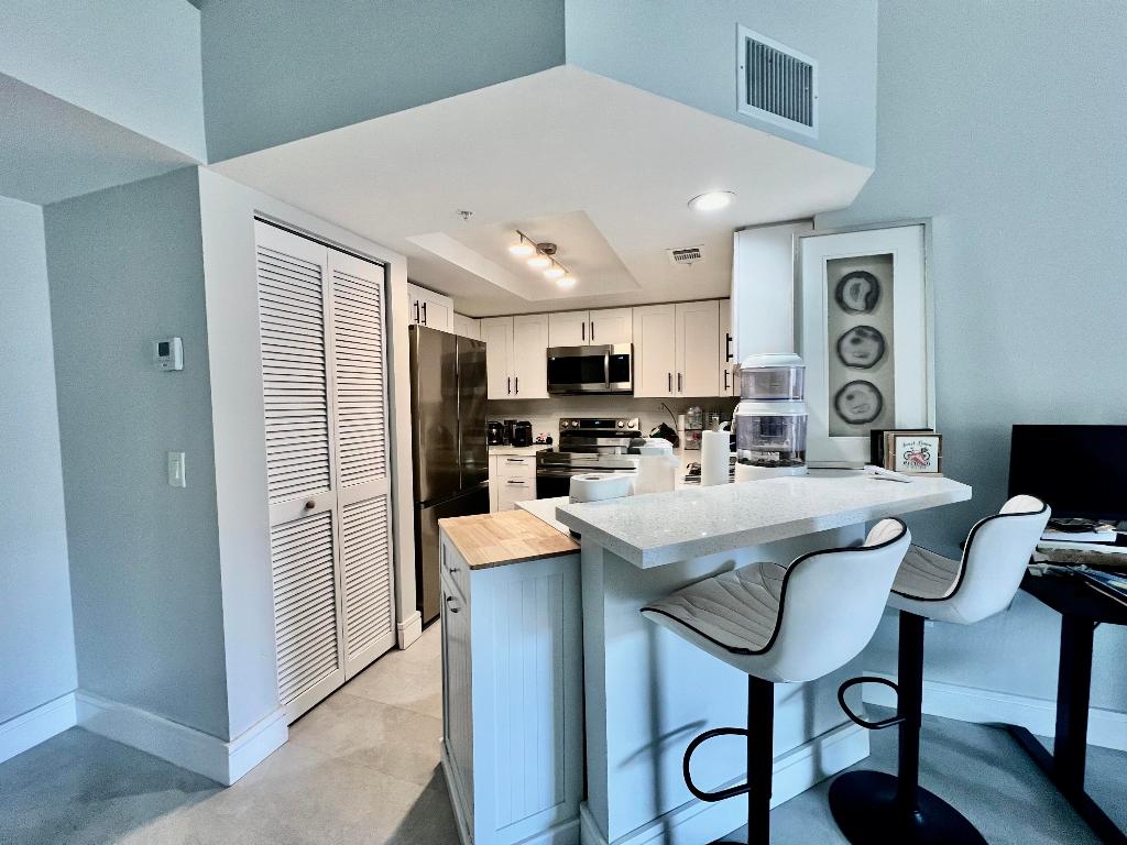 2033 SE 10th Ave #620 Fort Lauderdale, FL 33316