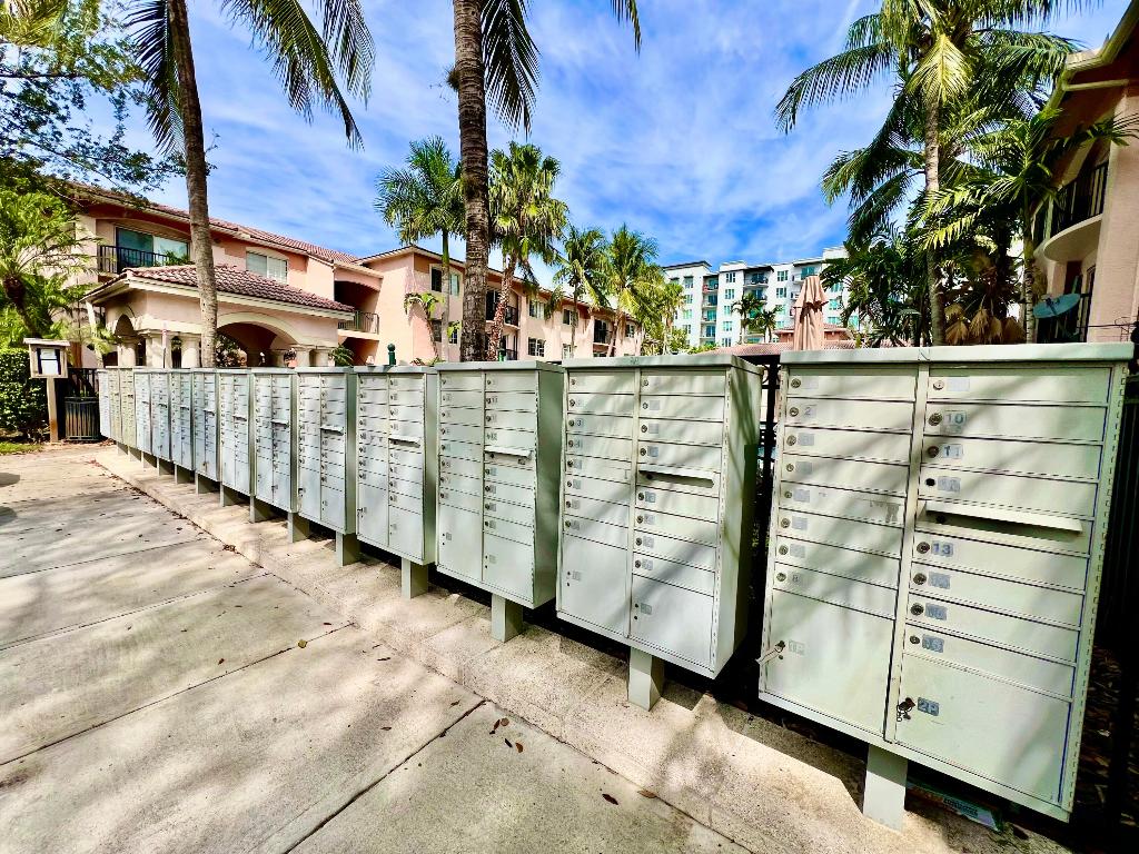 2033 SE 10th Ave #620 Fort Lauderdale, FL 33316