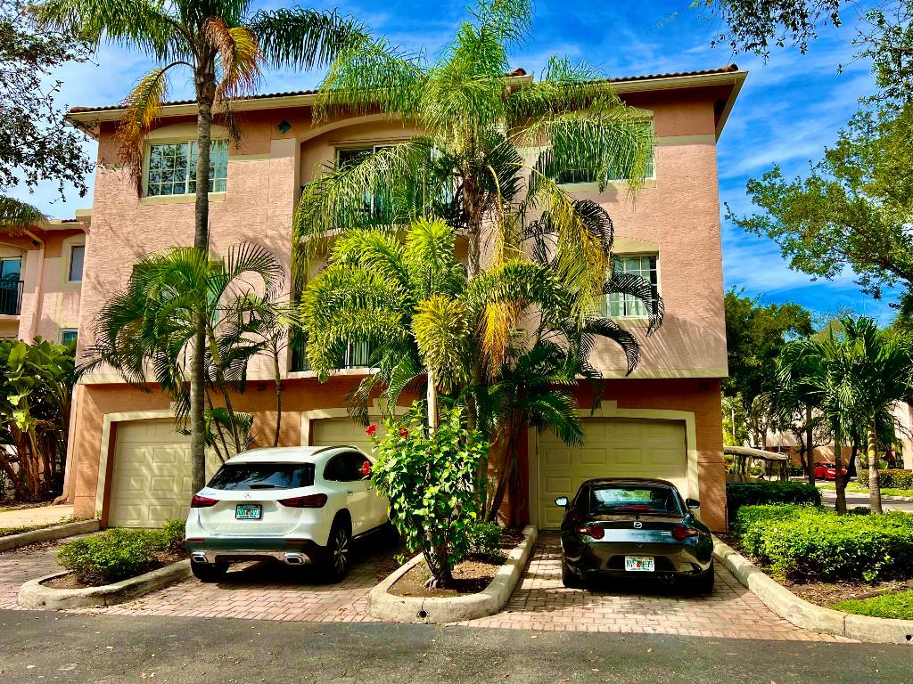 2033 SE 10th Ave #620 Fort Lauderdale, FL 33316