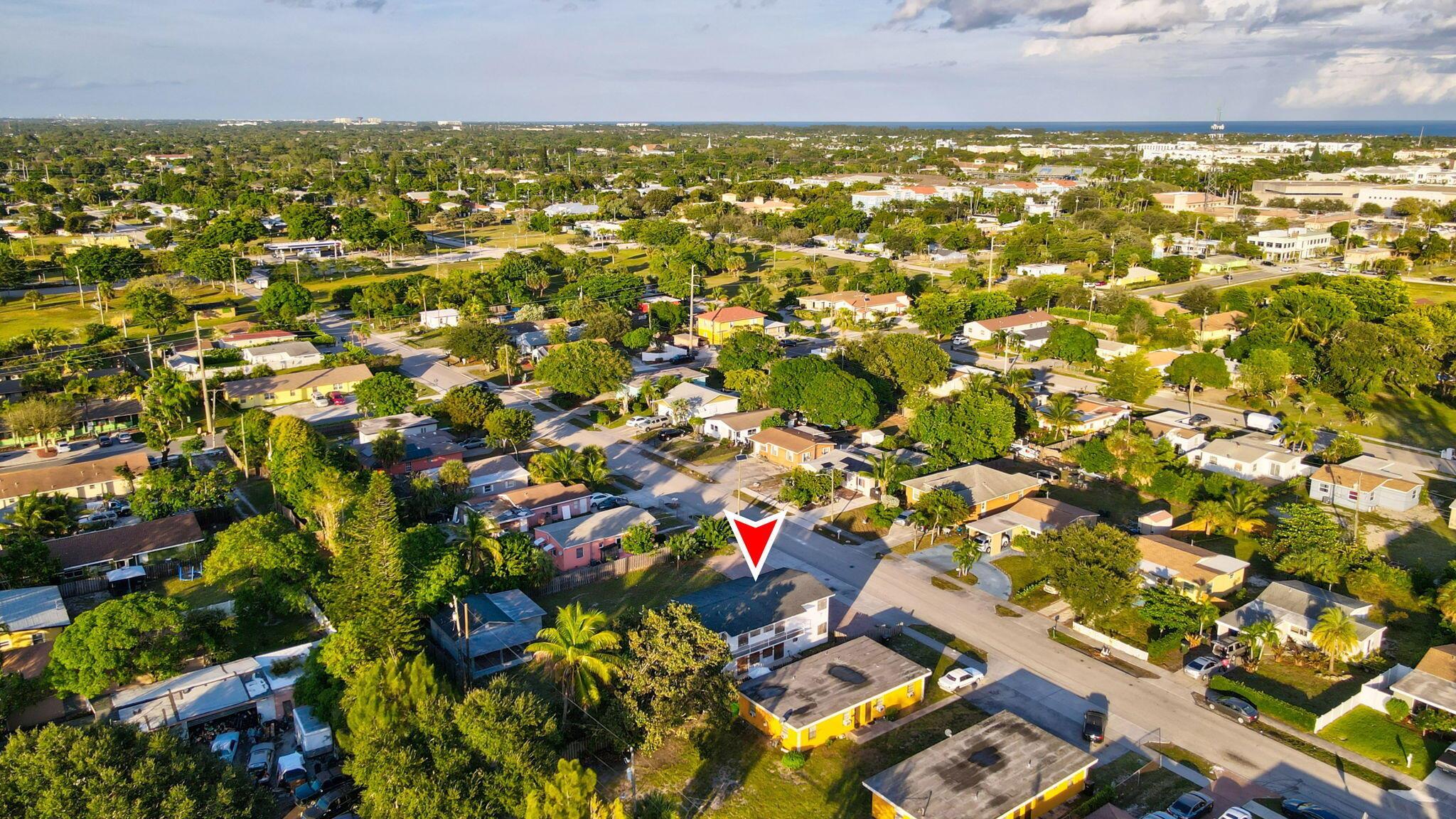 124/122 SW 8th Ave Delray Beach, FL 33444